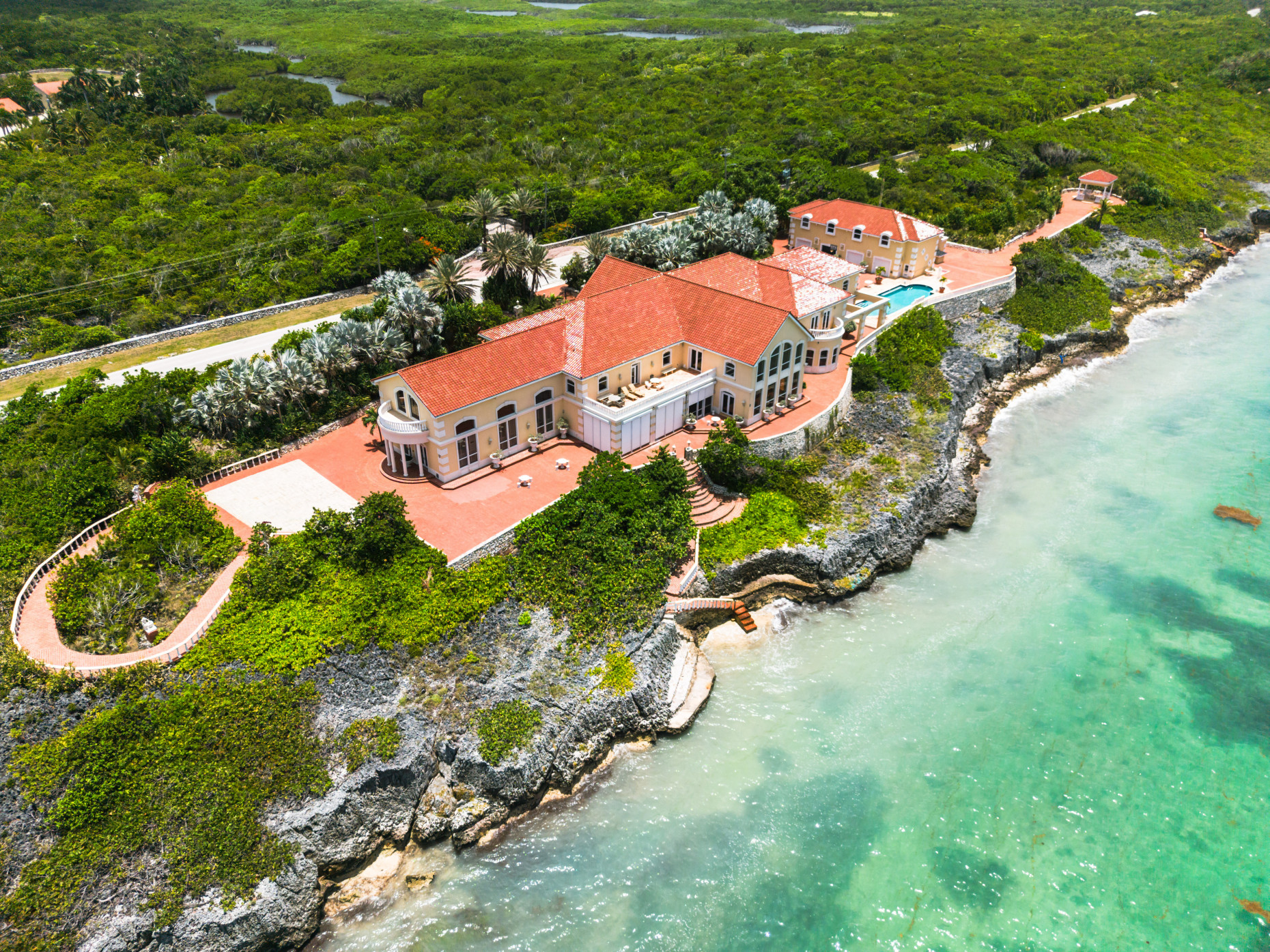 Windmill Pointe Estate & Grounds