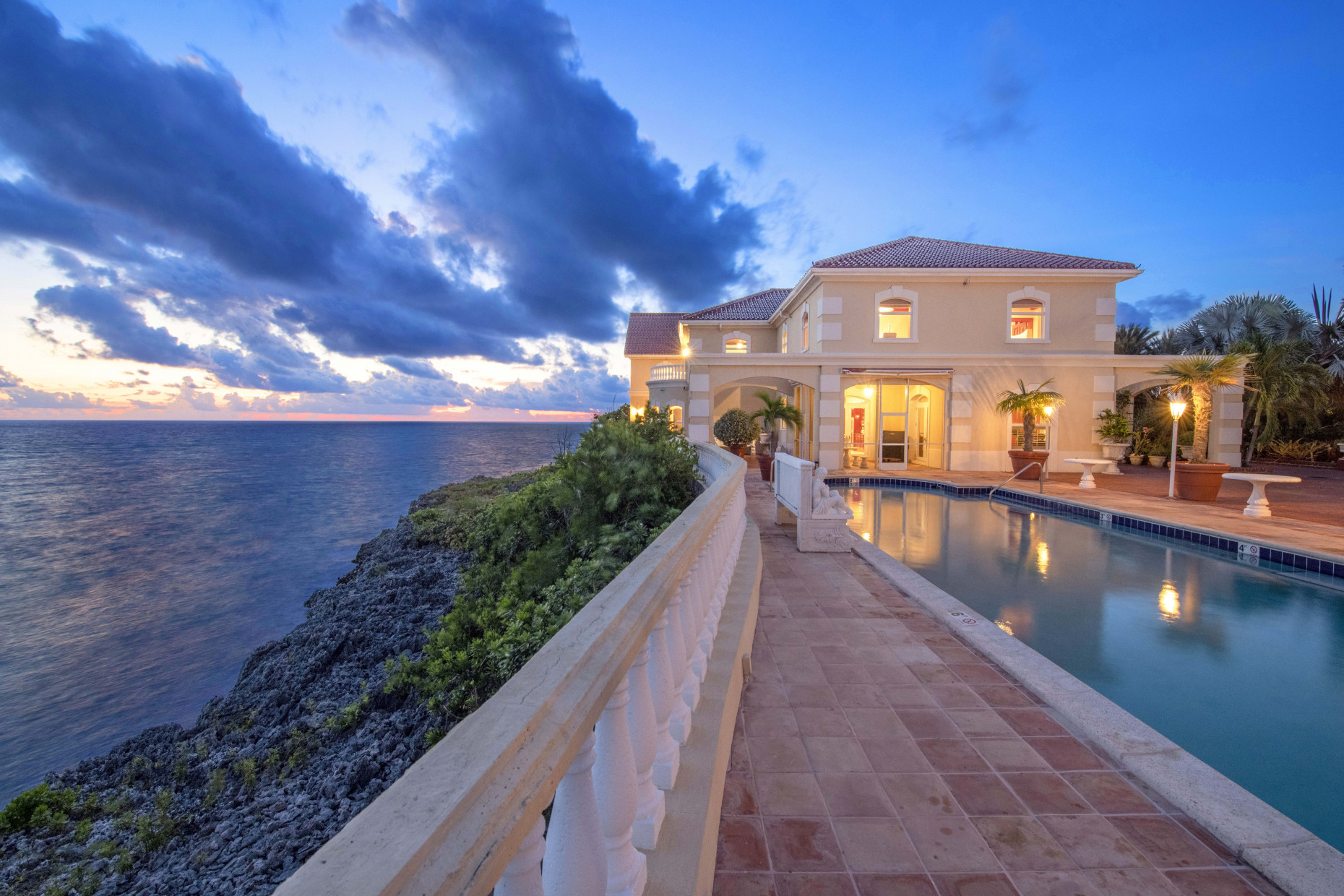 Windmill Pointe Estate & Grounds