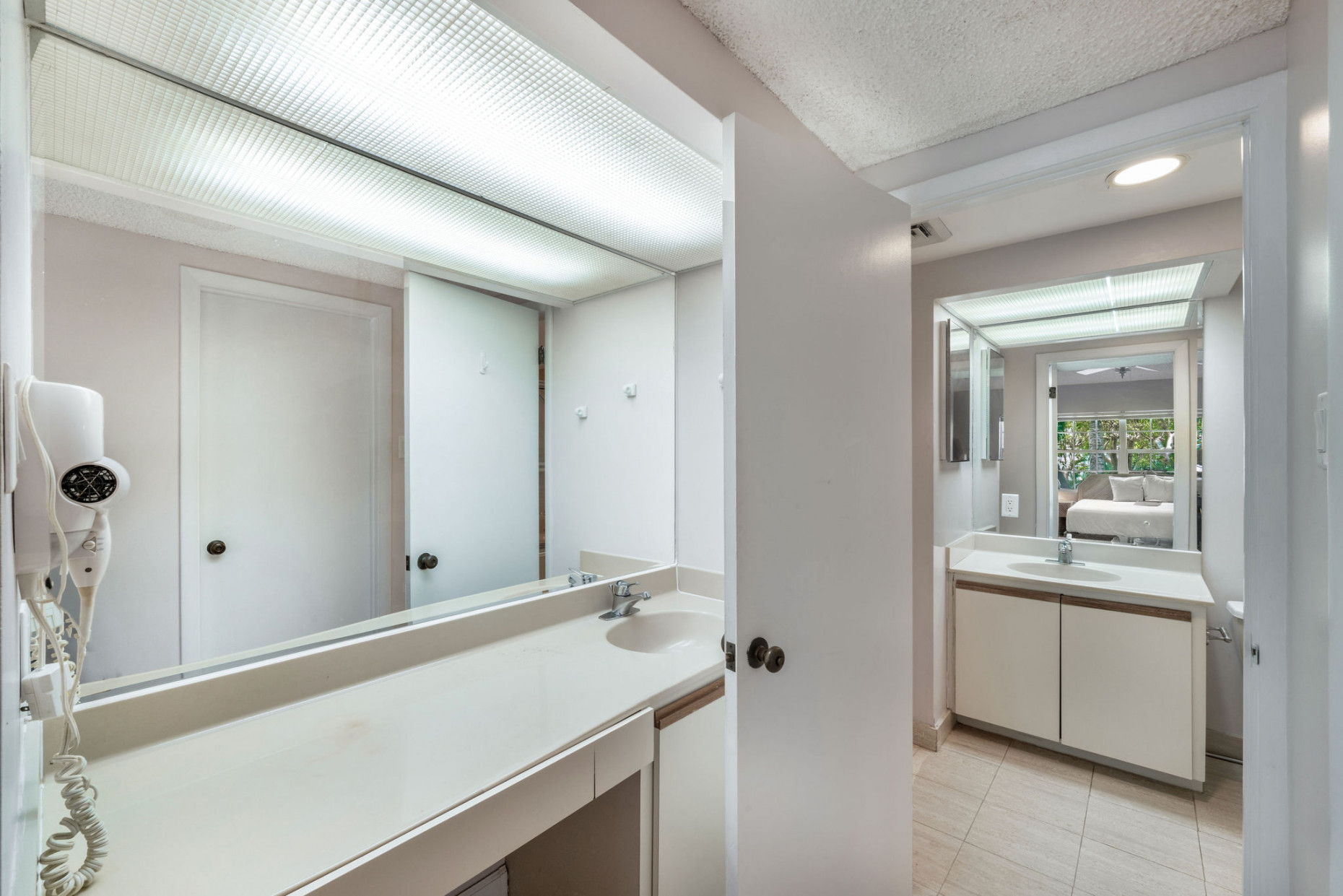 Britannia 1 Bed + Loft | Seven Mile Beach Corridor