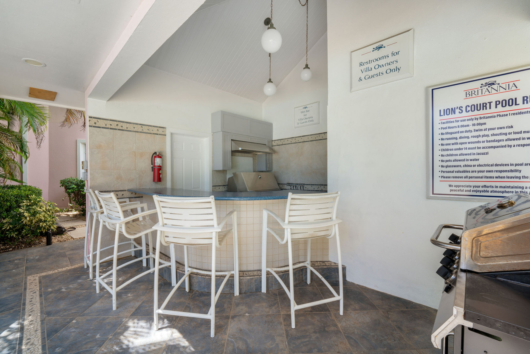 Britannia 1 Bed + Loft | Seven Mile Beach Corridor