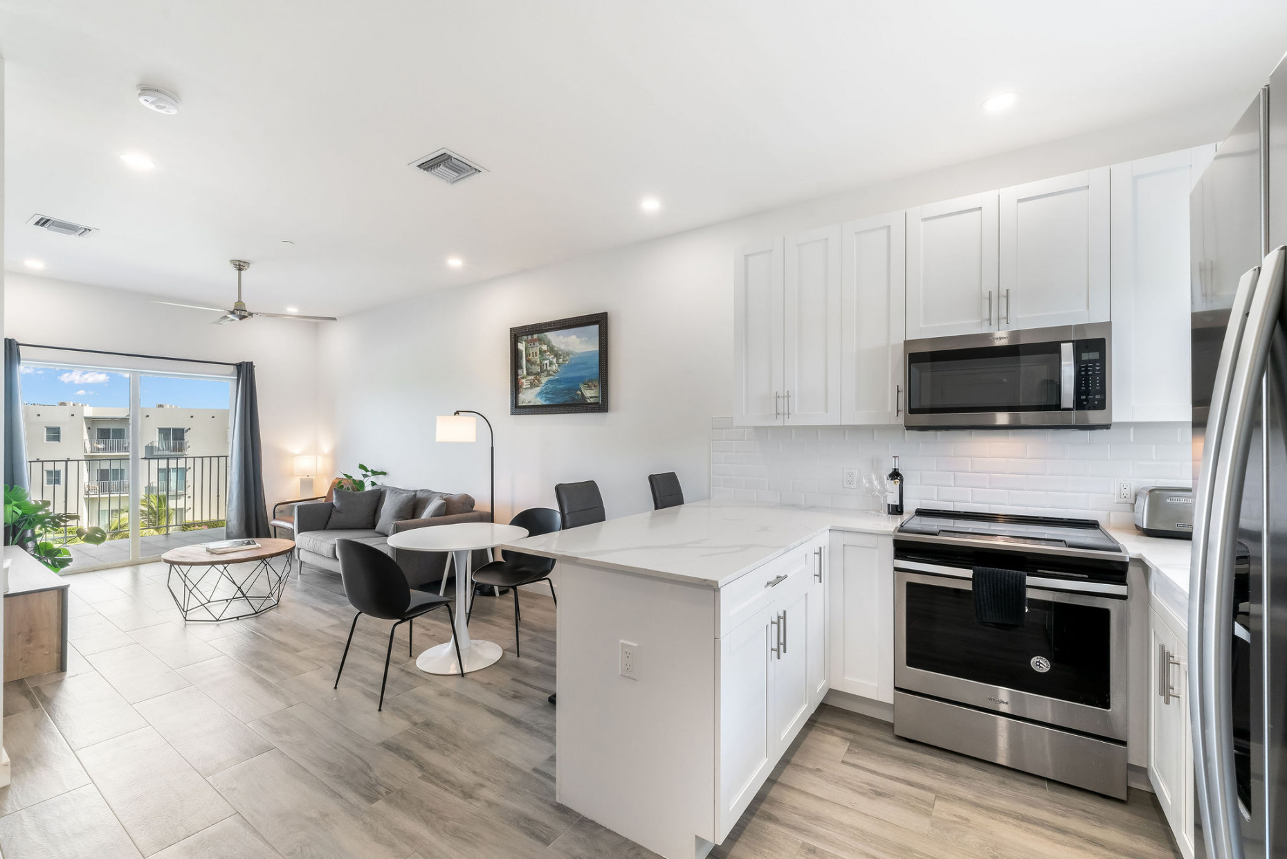 19 North | Extended 1-bed Plus 140 Sqft Balcony