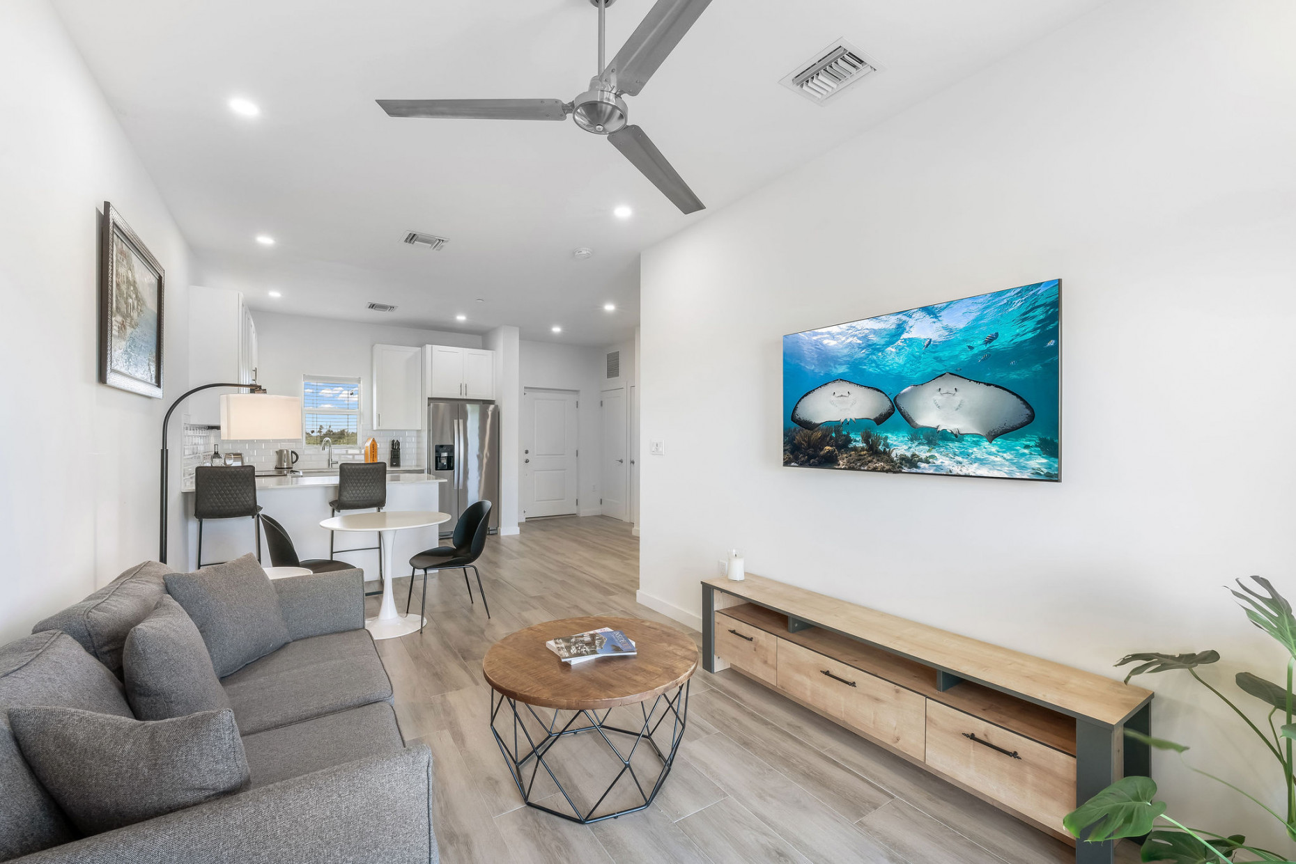 19 North | Extended 1-bed Plus 140 Sqft Balcony