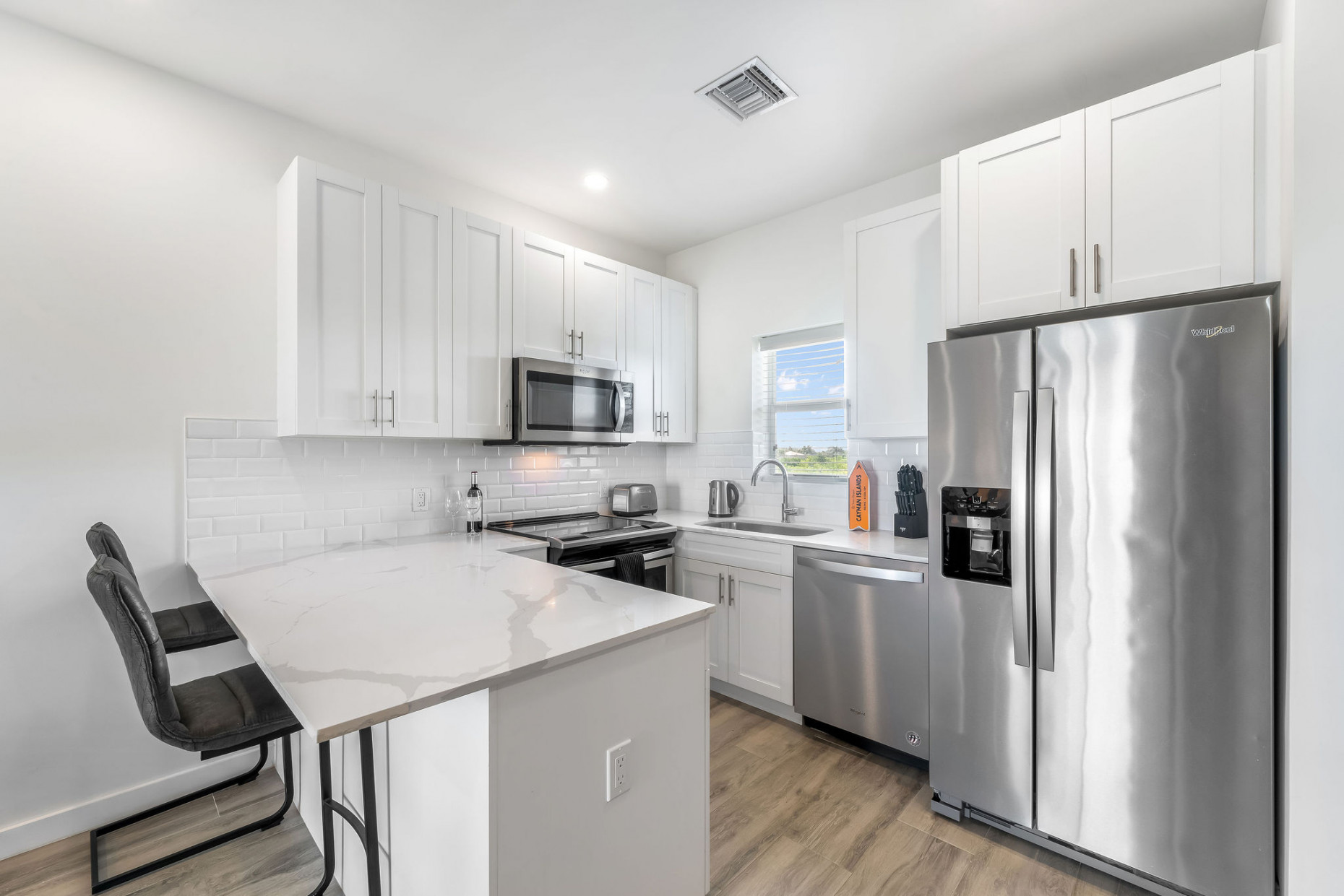 19 North | Extended 1-bed Plus 140 Sqft Balcony