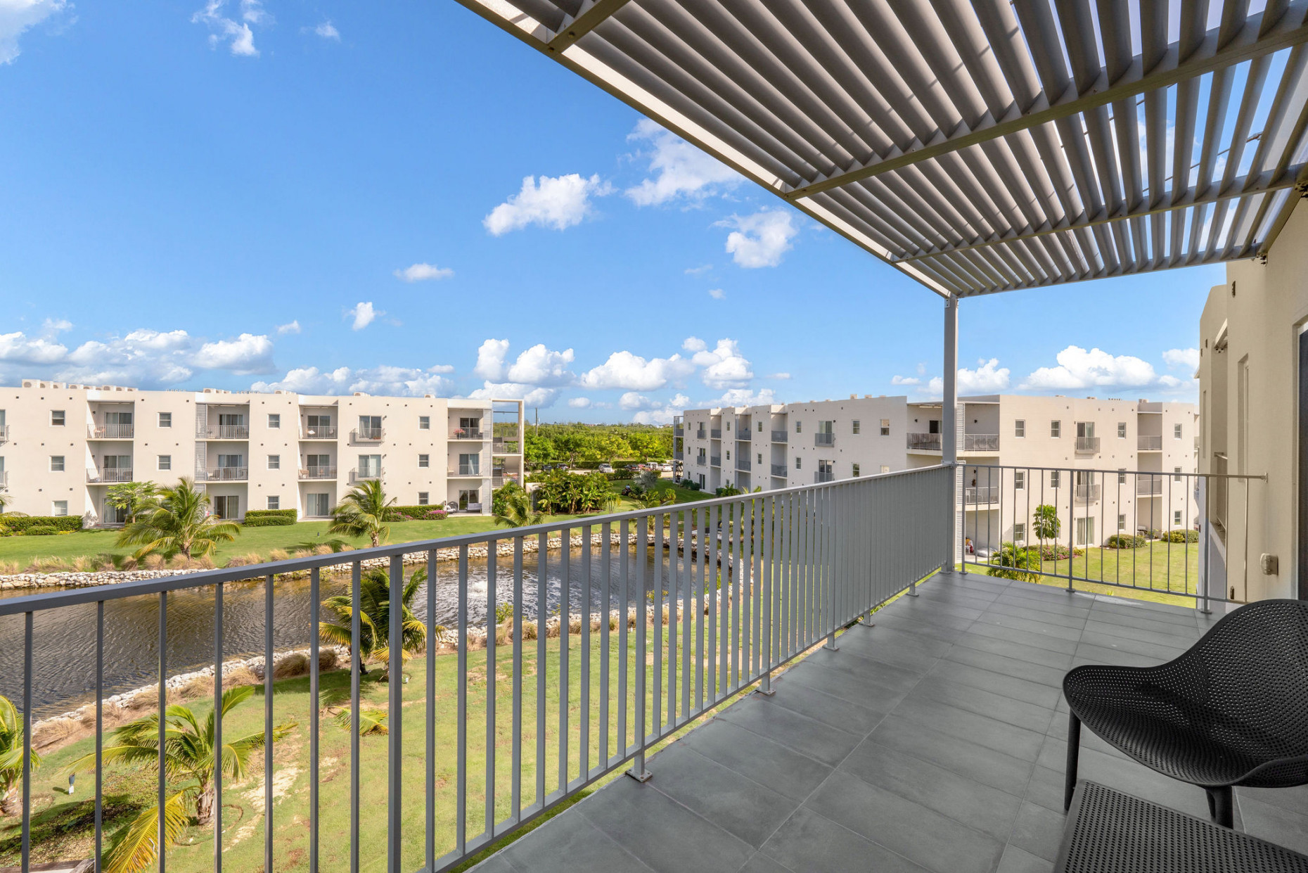 19 North | Extended 1-bed Plus 140 Sqft Balcony