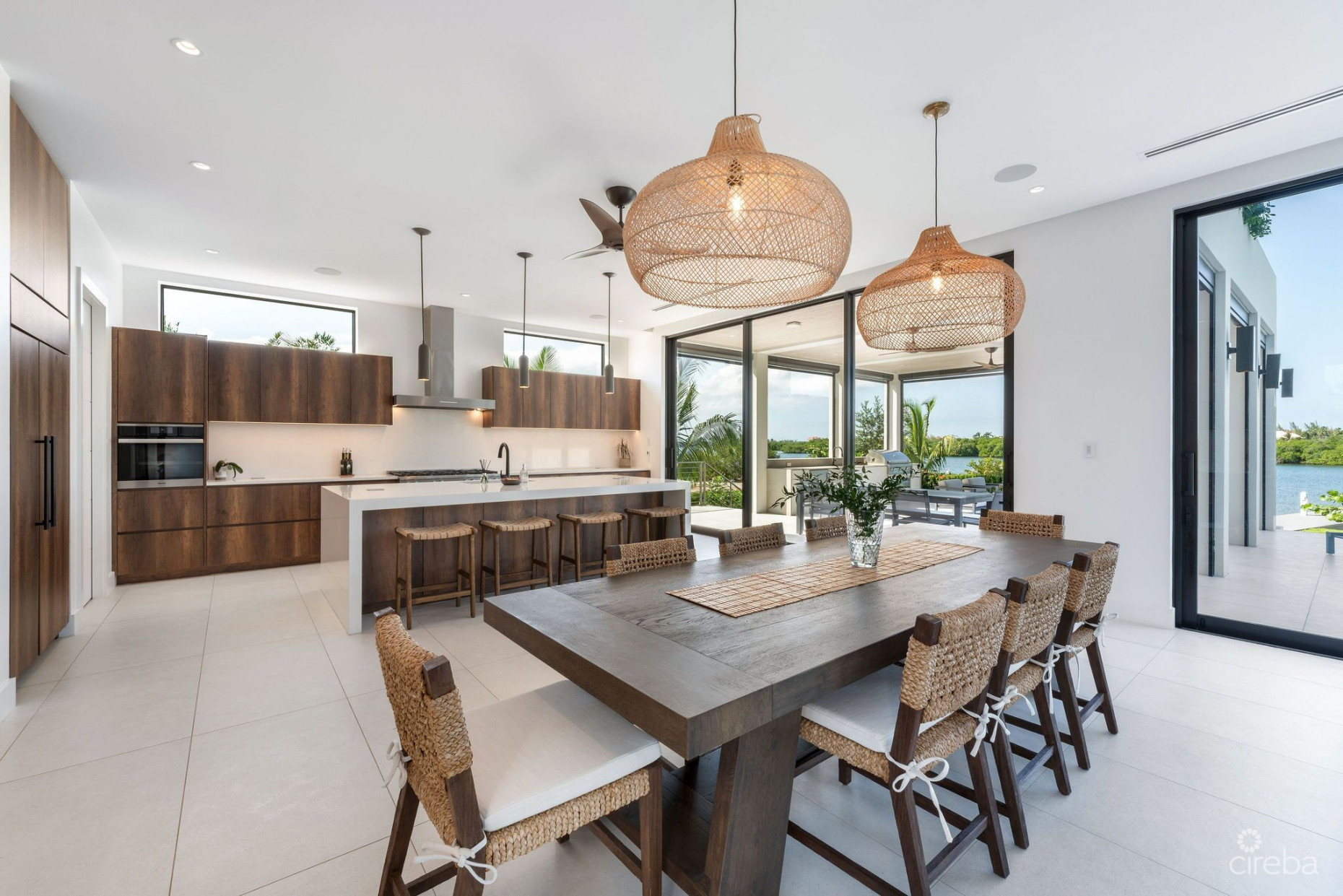 60 LALIQUE PENINSULA QUAY | LUXURY WATERFRONT LIVING IN CRYSTAL HARBOUR