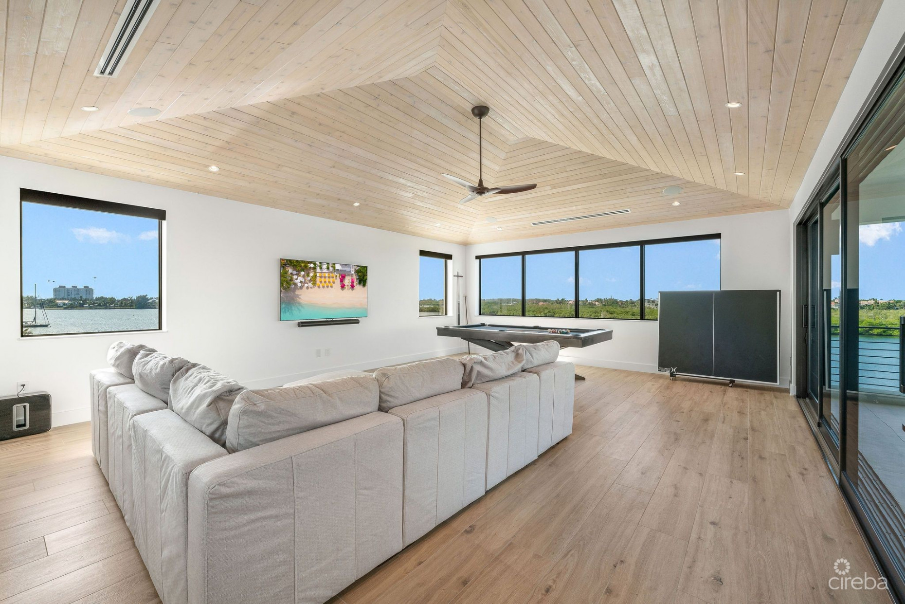 60 LALIQUE PENINSULA QUAY | LUXURY WATERFRONT LIVING IN CRYSTAL HARBOUR