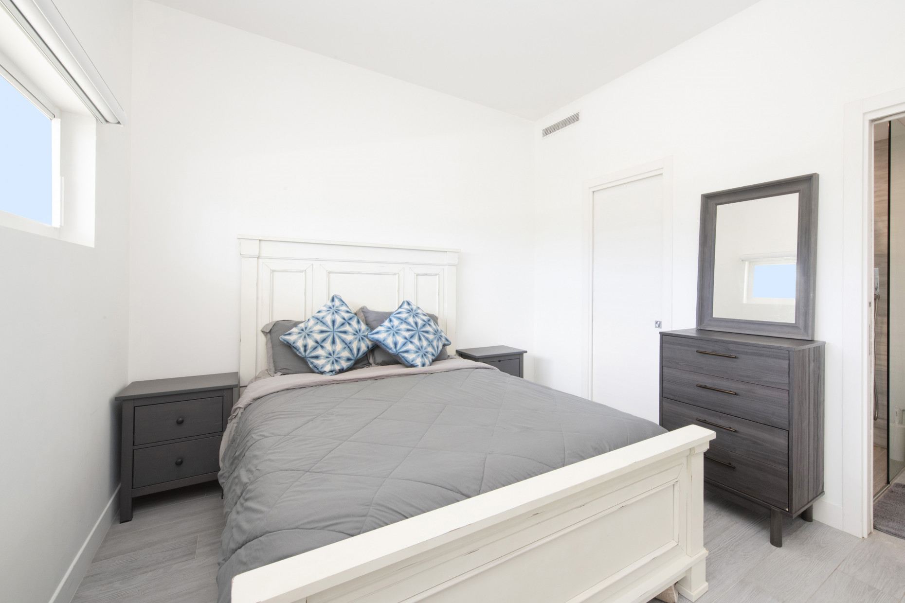 The Grove #33 | Seven Mile Beach Corridor