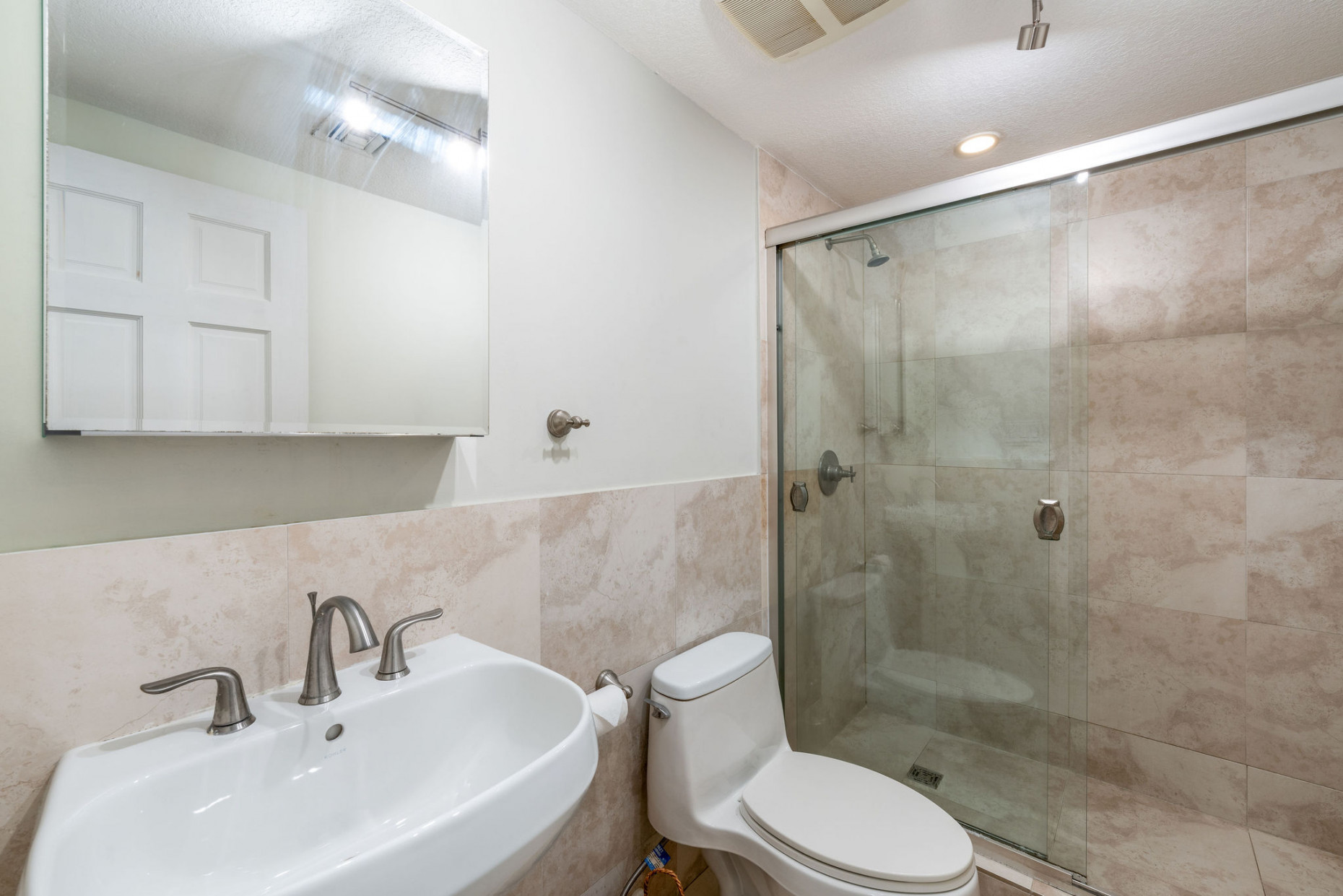 Britannia #133 | Canalfront Penthouse | 2-bed + Loft + Dock