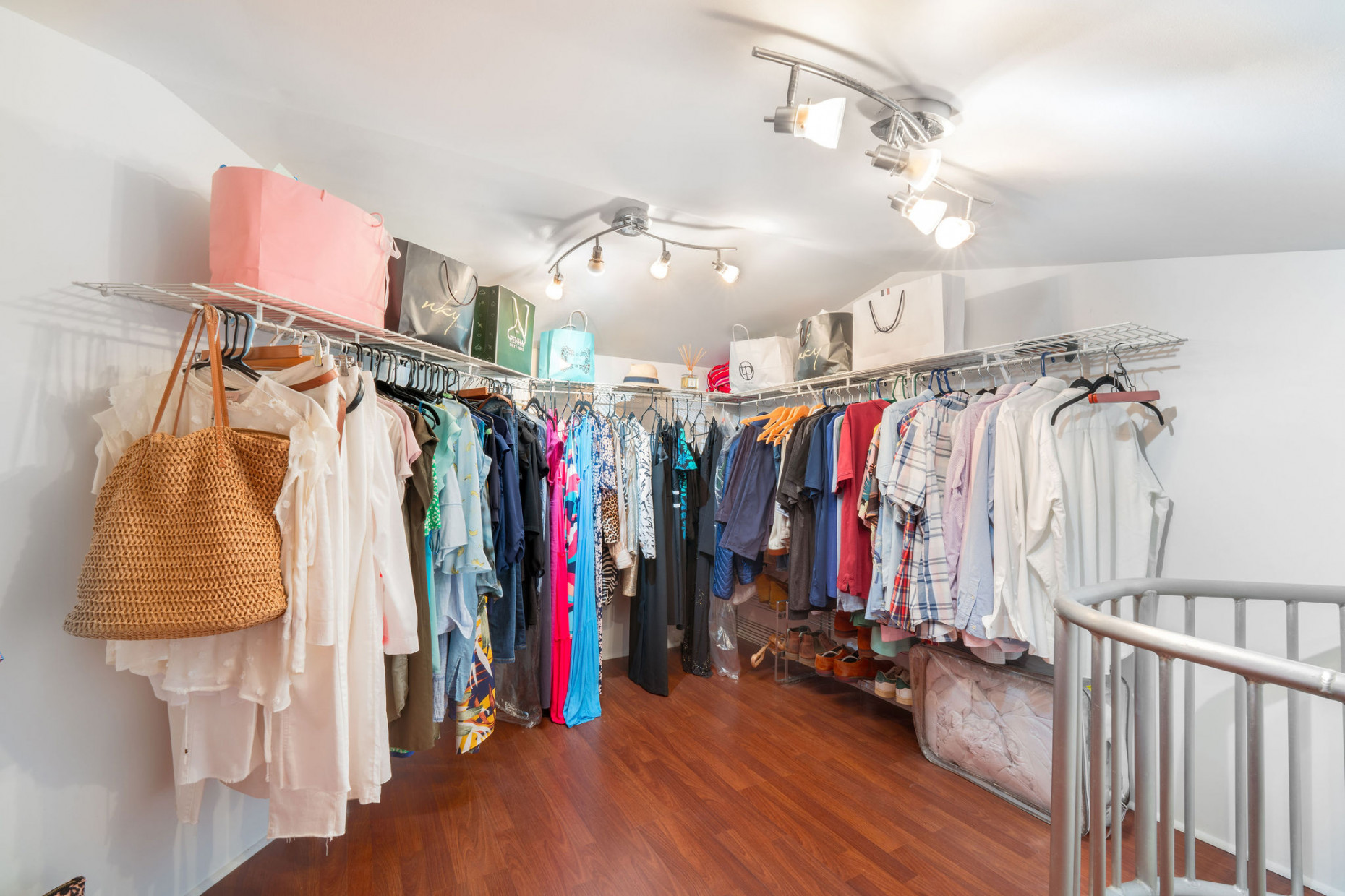 Britannia #133 | Canalfront Penthouse | 2-bed + Loft + Dock