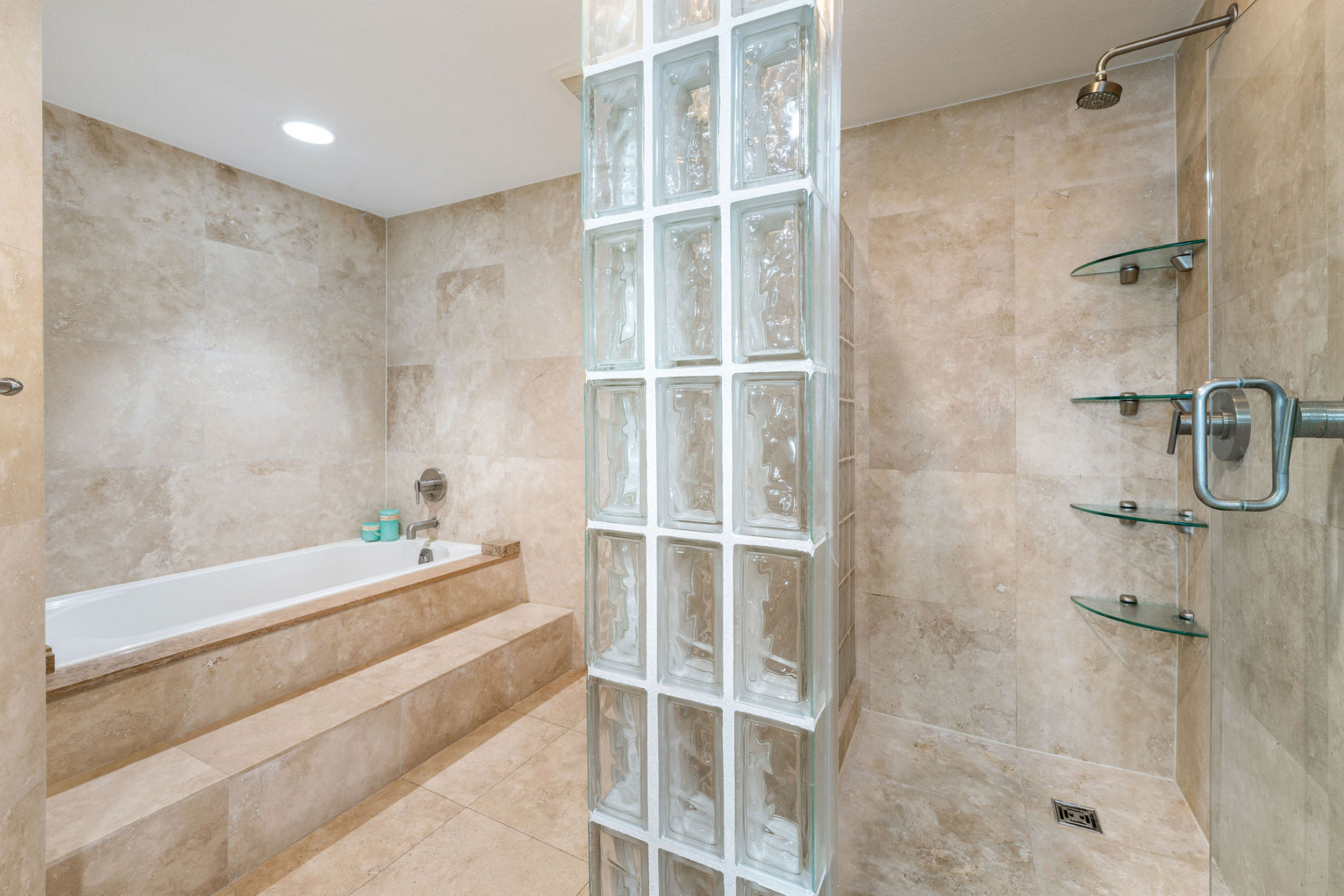 Britannia #133 | Canalfront Penthouse | 2-bed + Loft + Dock