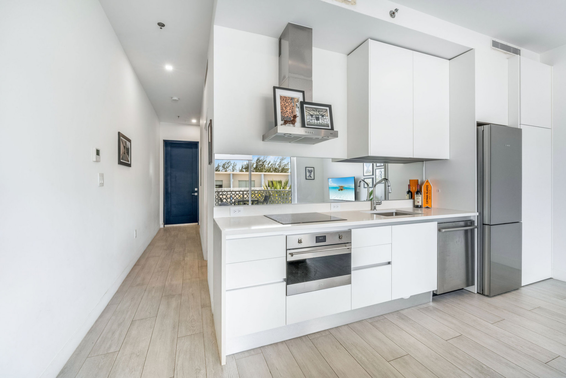 The Grove 53 | Top Floor | Seven Mile Beach Corridor