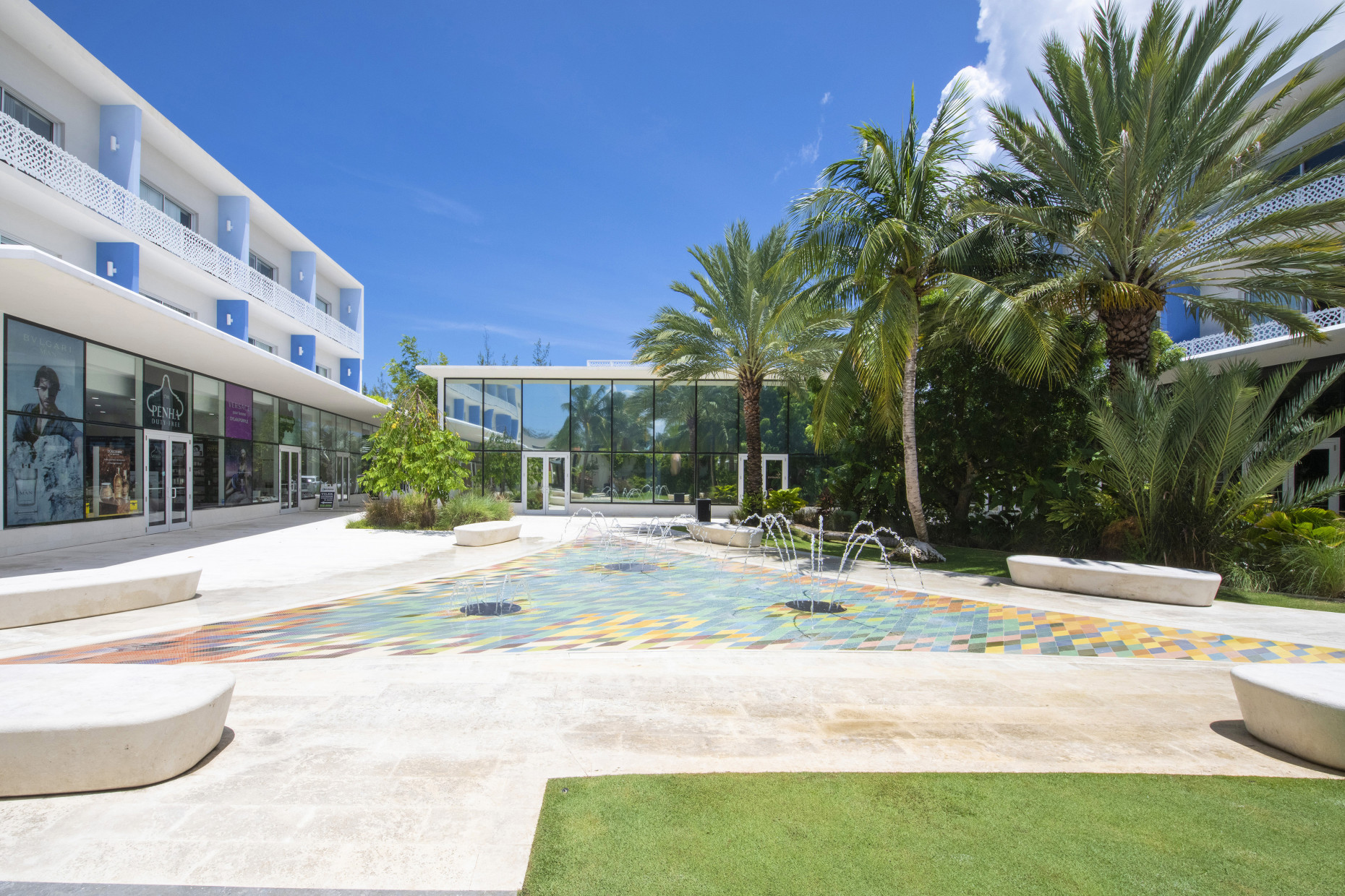 The Grove 53 | Top Floor | Seven Mile Beach Corridor