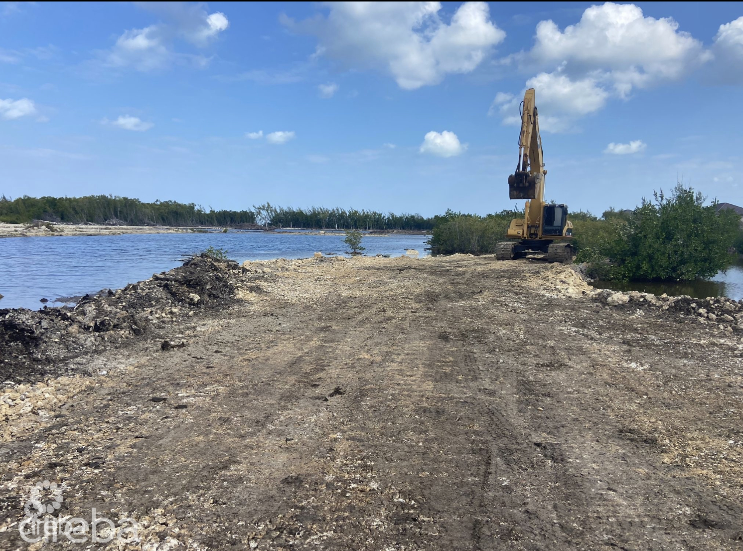 AUBURN BAY, LARGE CANAL FRONT LOT