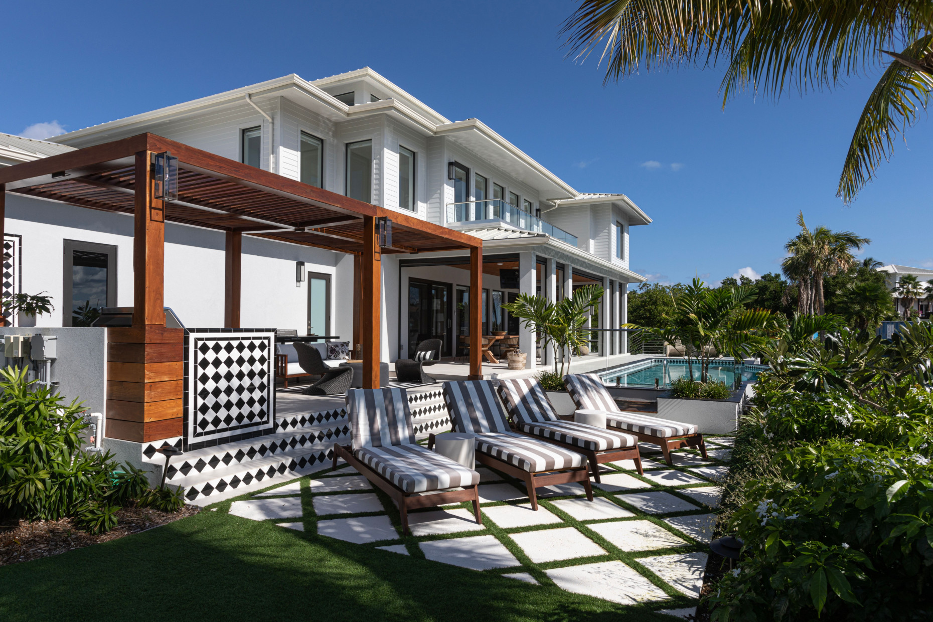 The Ritz-carlton Deckhouse
