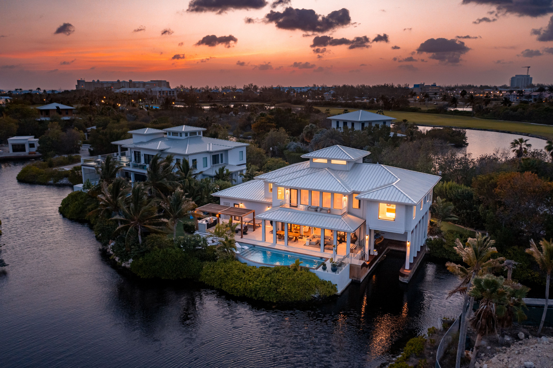 The Ritz-carlton Deckhouse