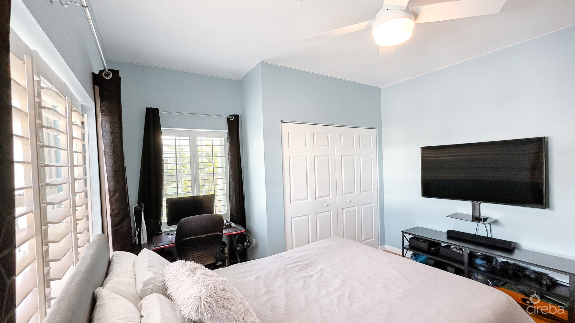 SOUTH SOUND 4 BED HOME -SUNRISE