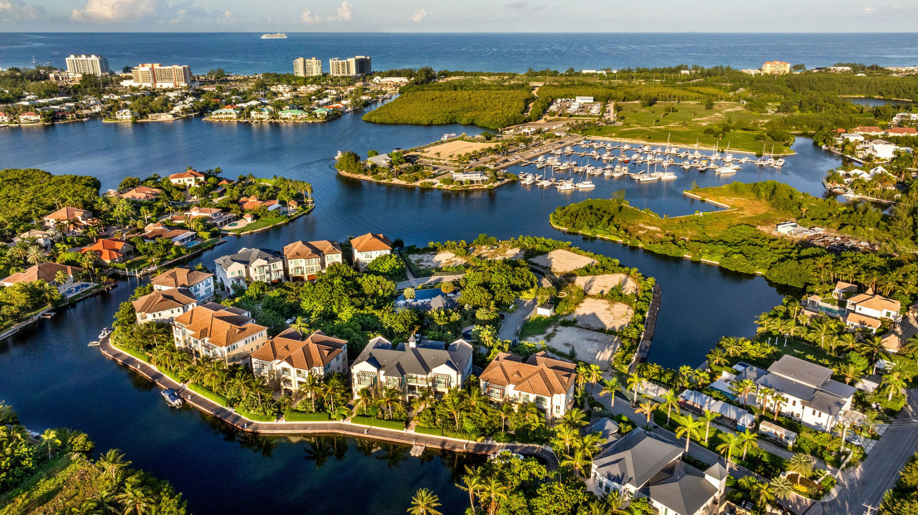 Stone Island Residence 402