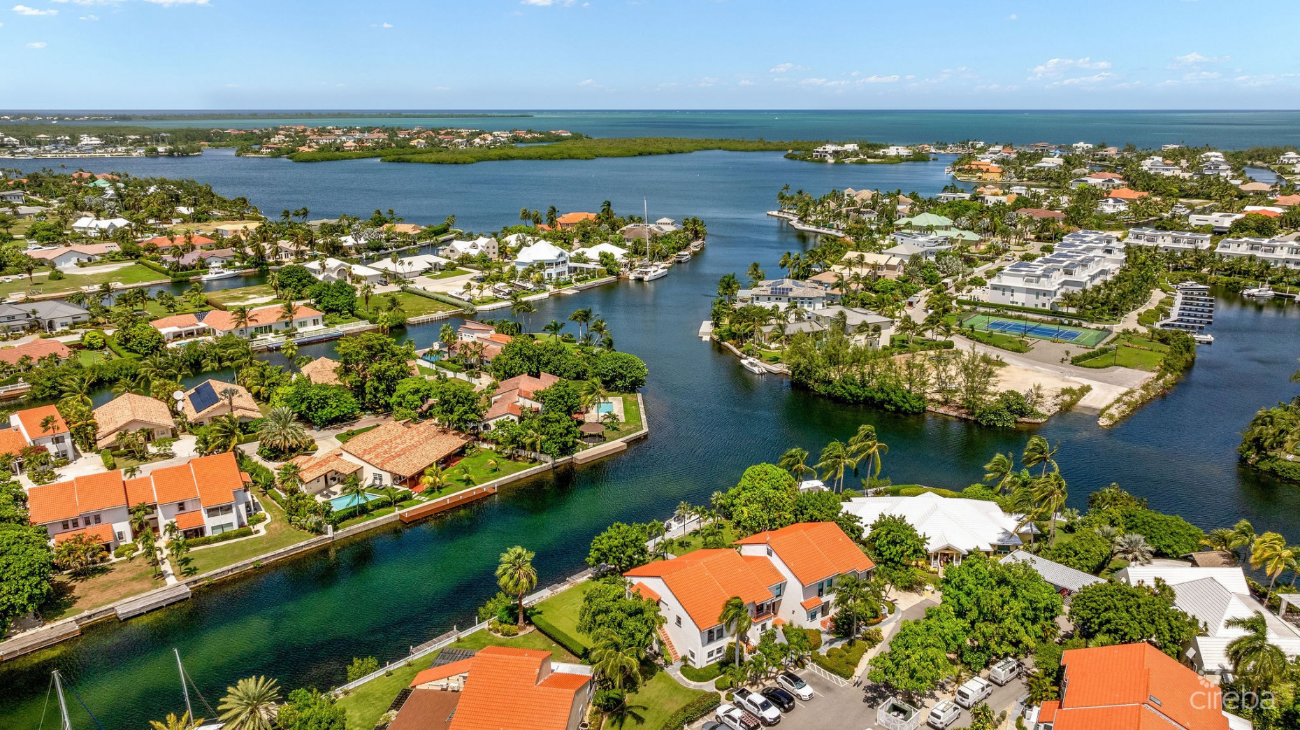 CANALFRONT 4 BED | 4.5 BATH - NEWLY RENOVATED GOVERNORS HARBOUR HOME