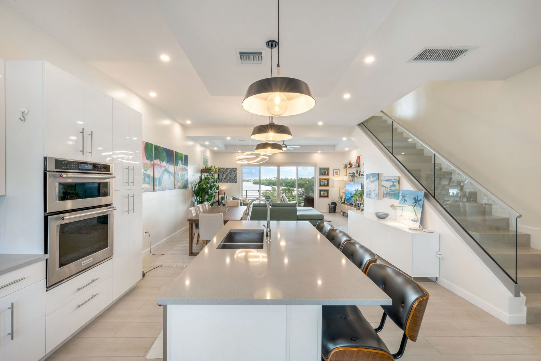 Ocean Crest |  4 - Bed Oceanfront + Garage / Dock