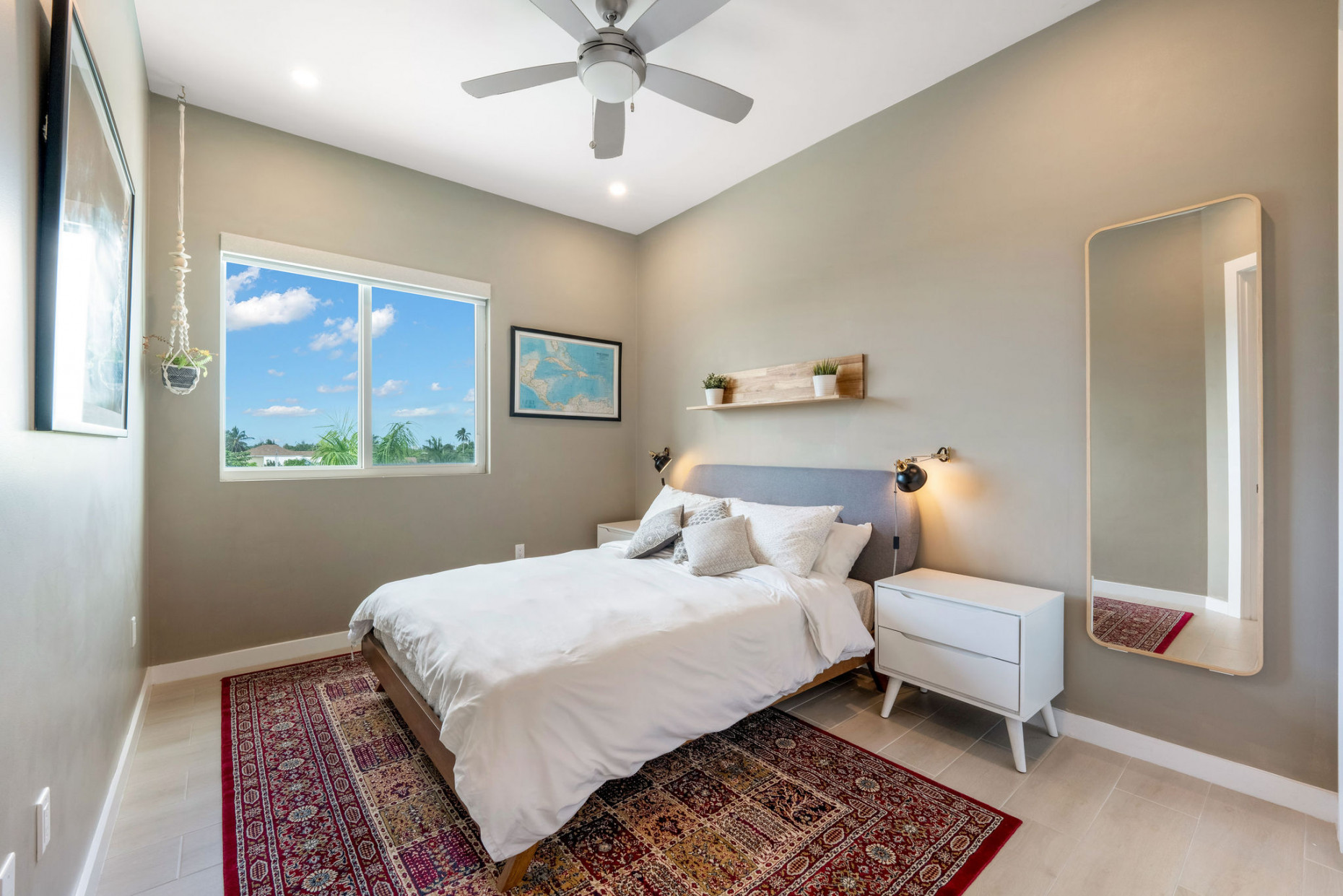 Ocean Crest |  4 - Bed Oceanfront + Garage / Dock