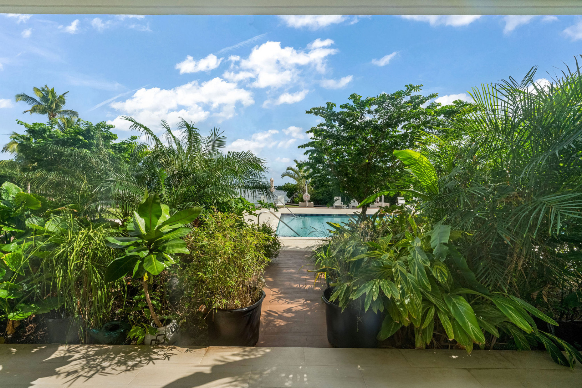 Ocean Crest |  4 - Bed Oceanfront + Garage / Dock