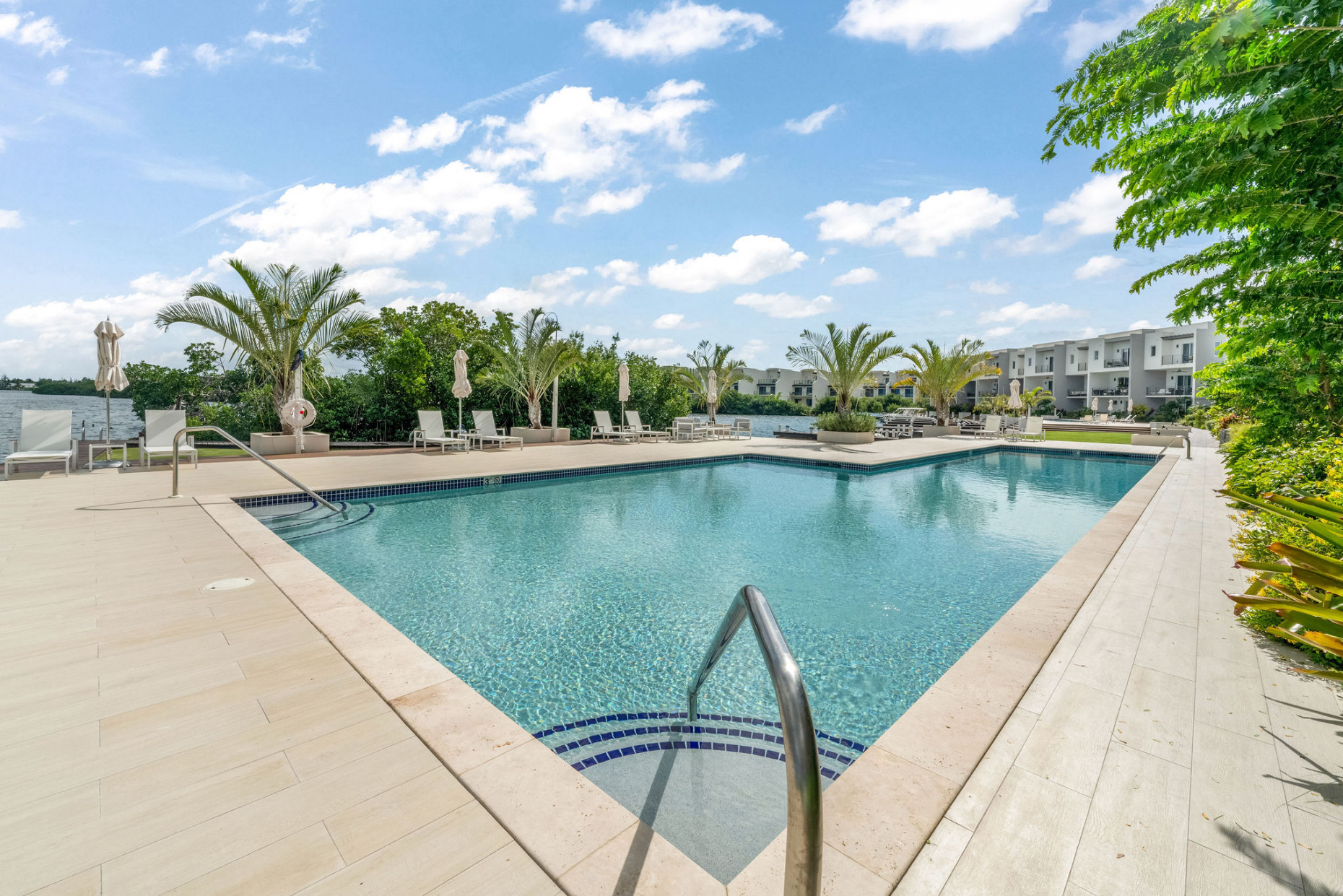 Ocean Crest |  4 - Bed Oceanfront + Garage / Dock