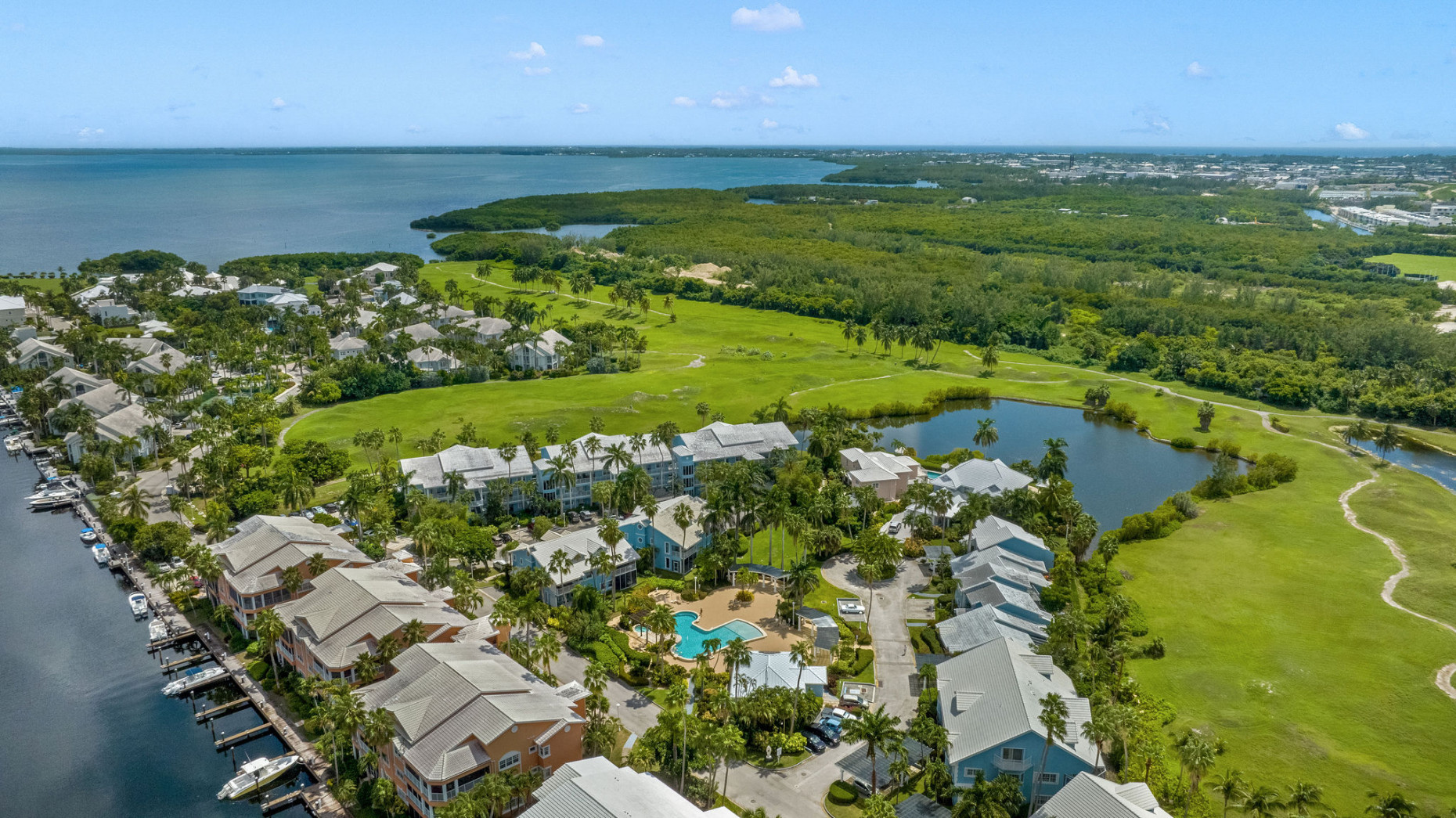 Britannia #821 Regents Court | Stunning 3-bed Residence