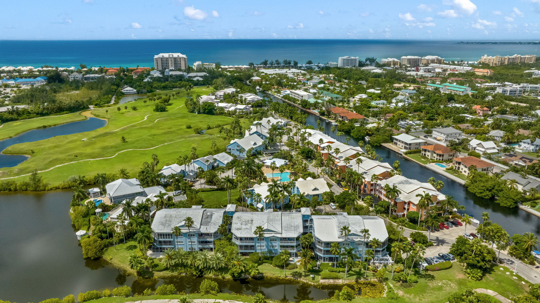 Britannia #821 Regents Court | Stunning 3-bed Residence