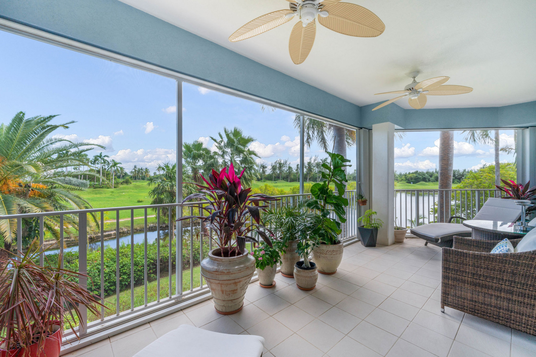 Britannia #821 Regents Court | Stunning 3-bed Residence