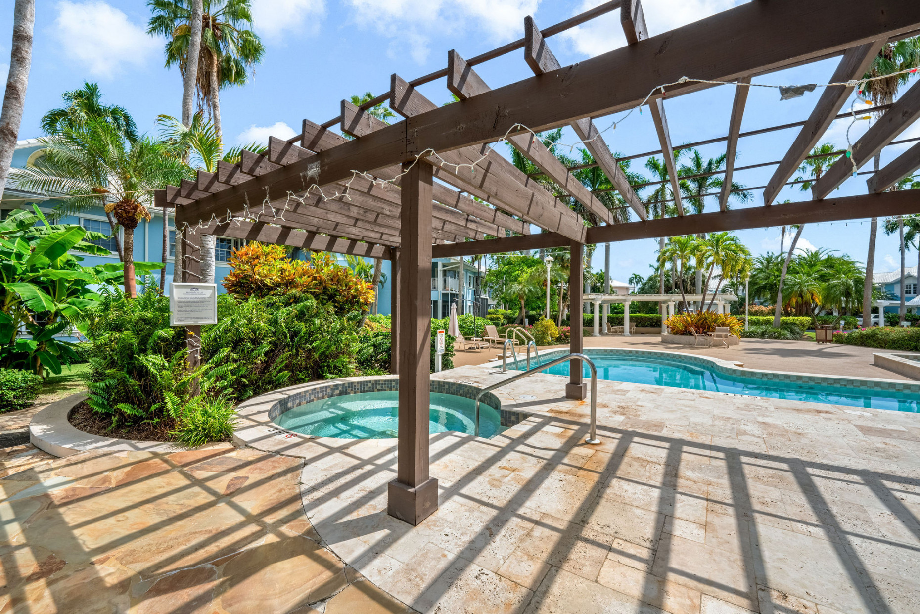 Britannia #821 Regents Court | Stunning 3-bed Residence