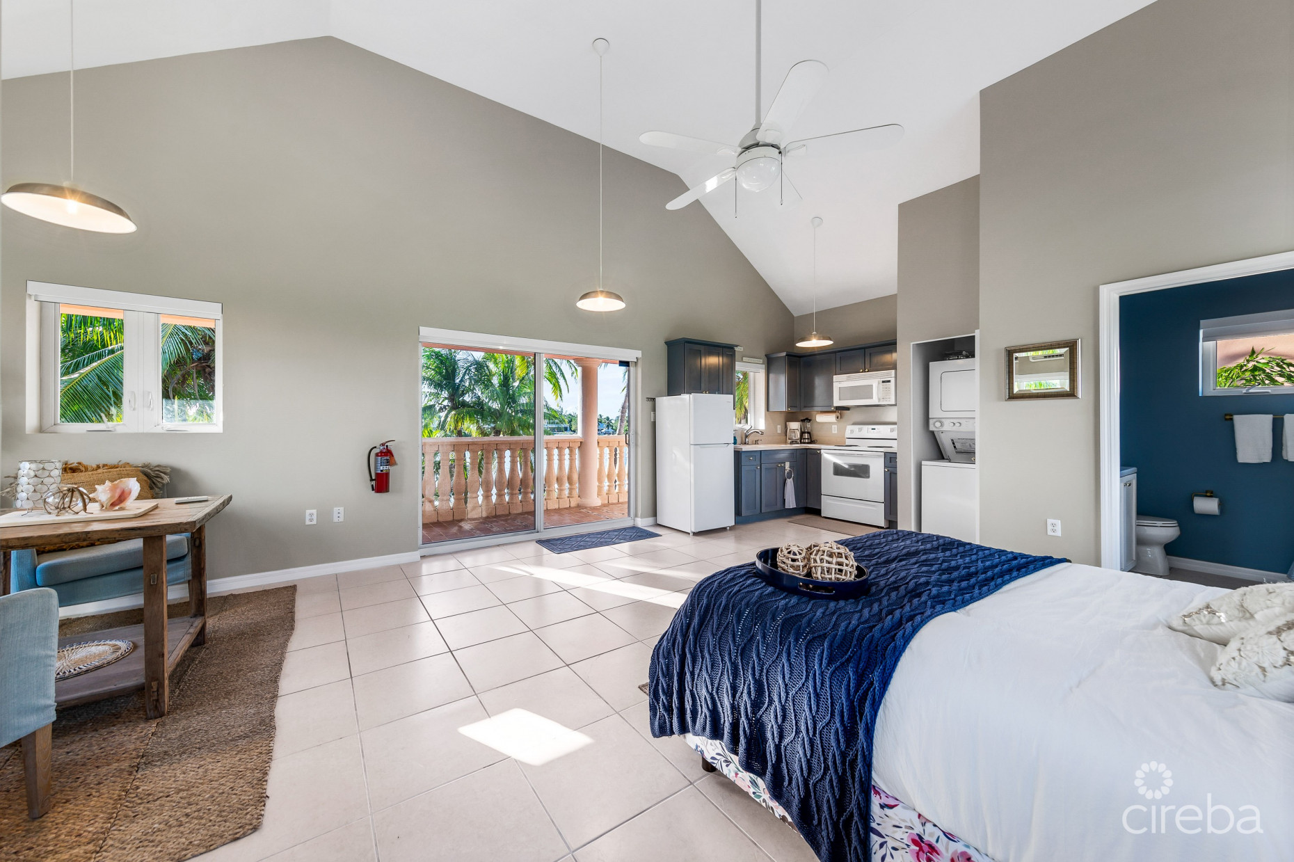 PIECES OF EIGHT, RUM POINT ESTATE