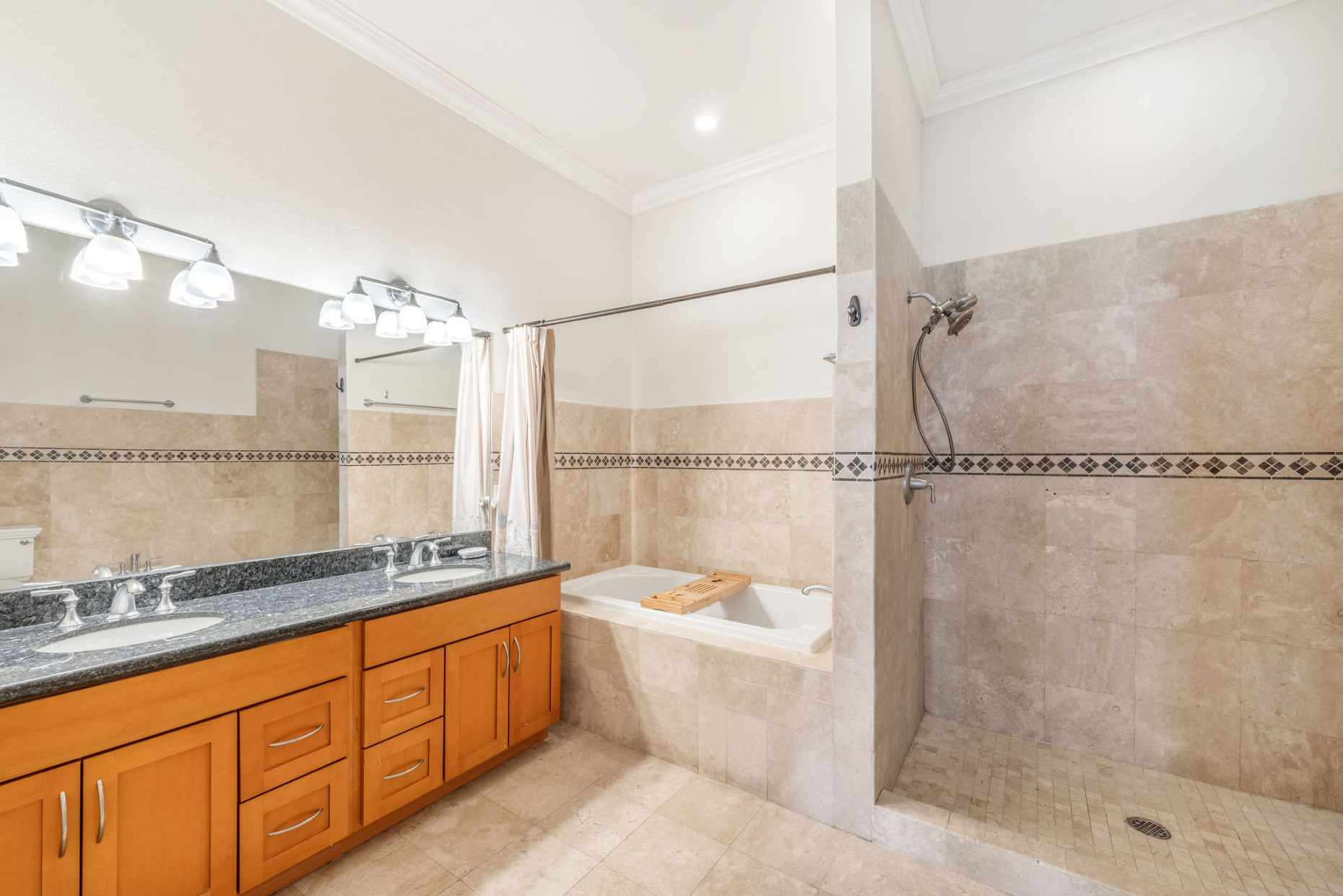 Westview - Prime Oceanfront 3-bedroom Residence