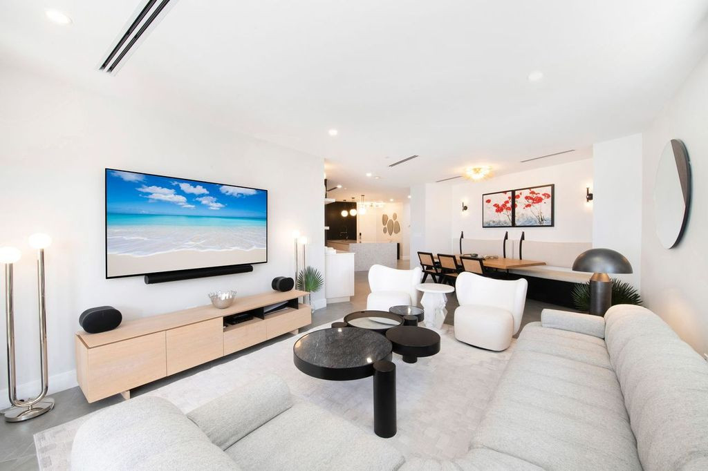 Ritz Carlton Residences #509