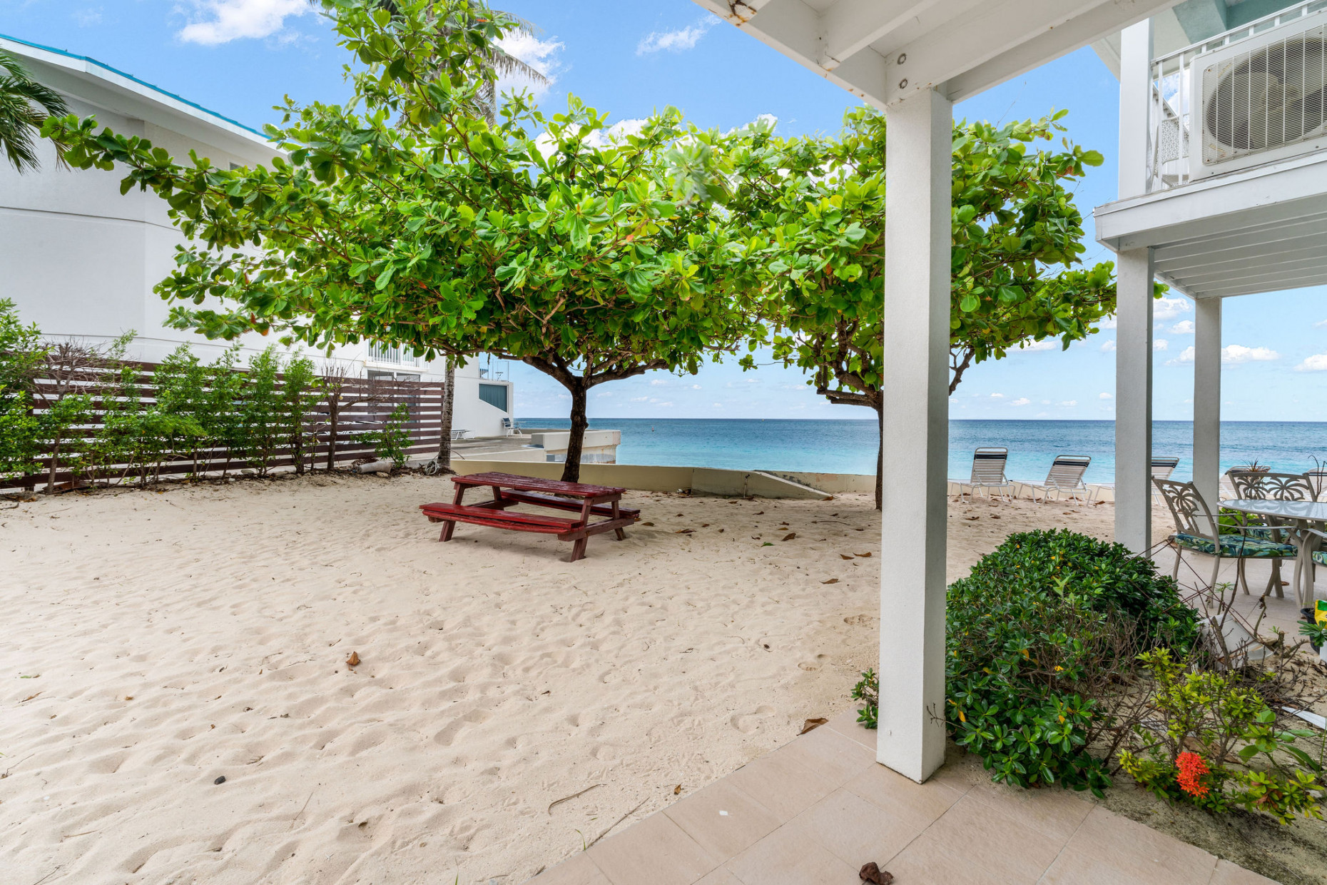 Seagull | Seven Mile Beach Front, Unit 2