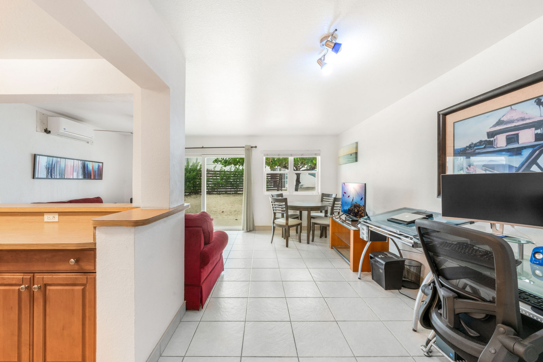 Seagull | Seven Mile Beach Front, Unit 2