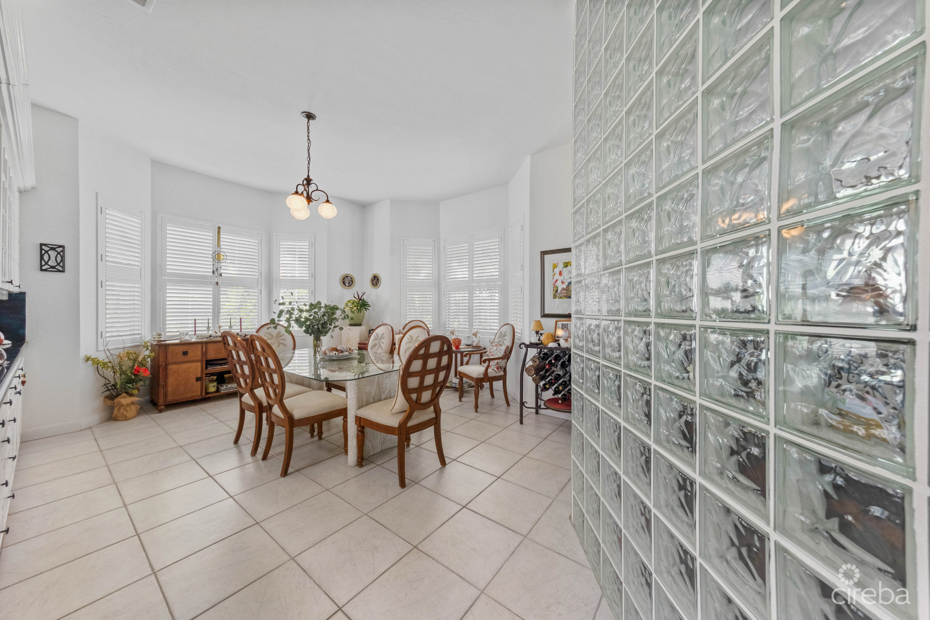 TIMELESS PALM ISLAND CIRCLE ESTATE