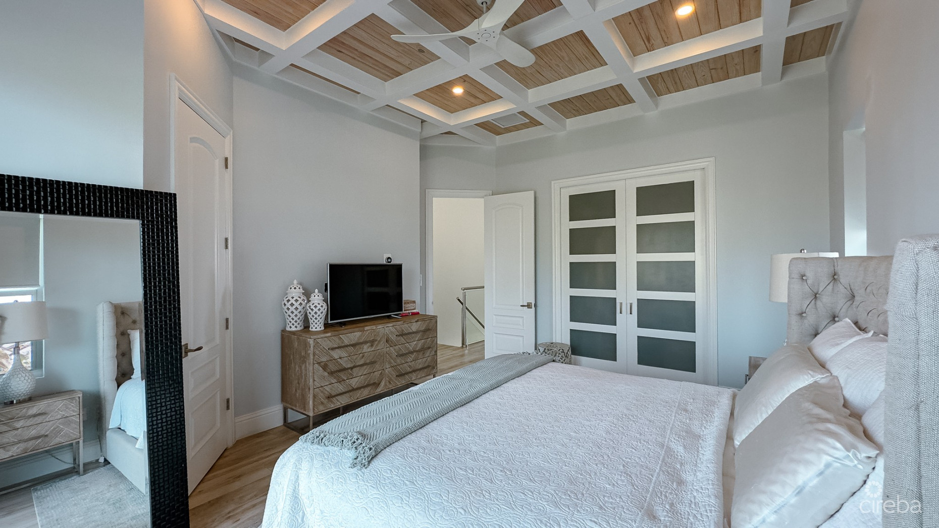 TURNBERRY VILLAS, CRYSTAL HARBOUR