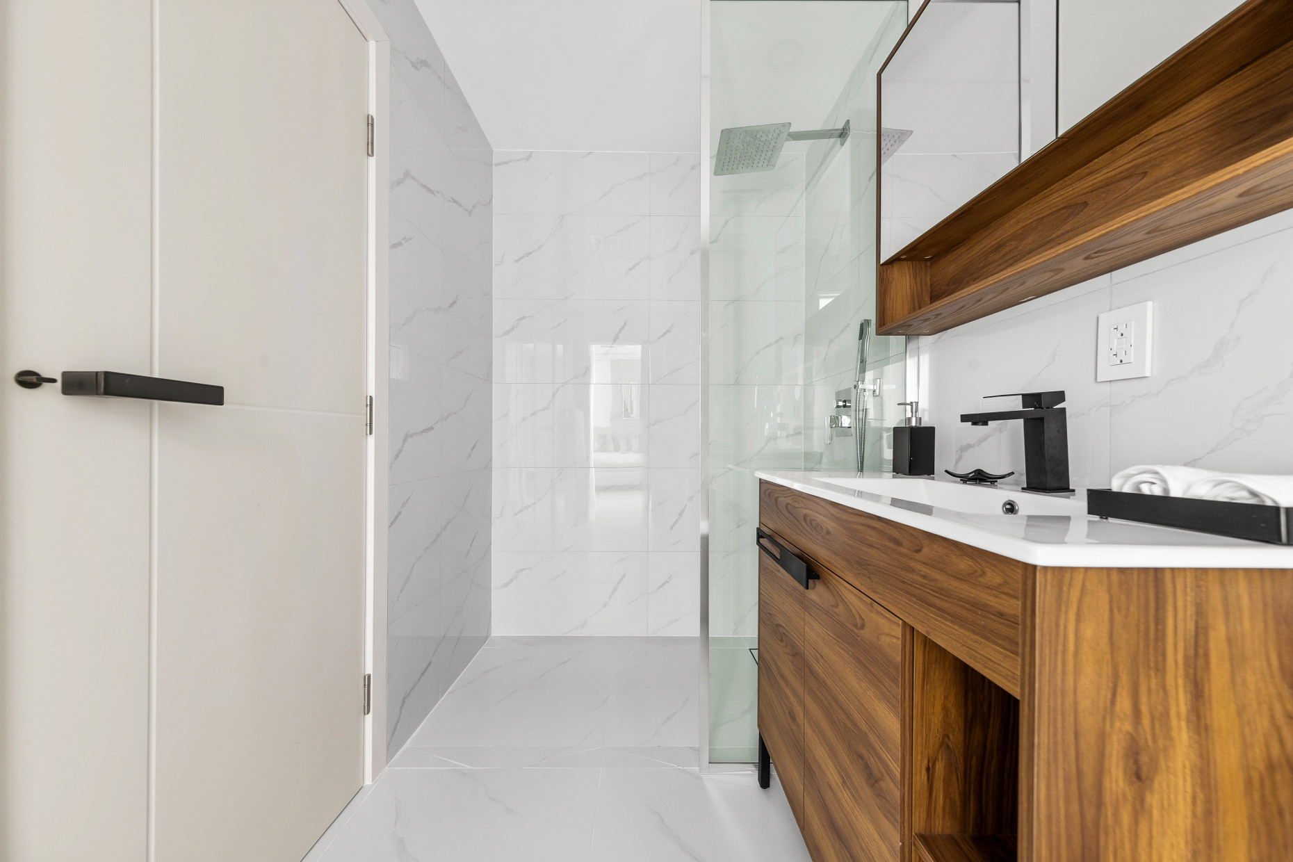 Arza West Bay H8. Direct Pool View. Fully Furnished And Move-in Ready In Just Weeks