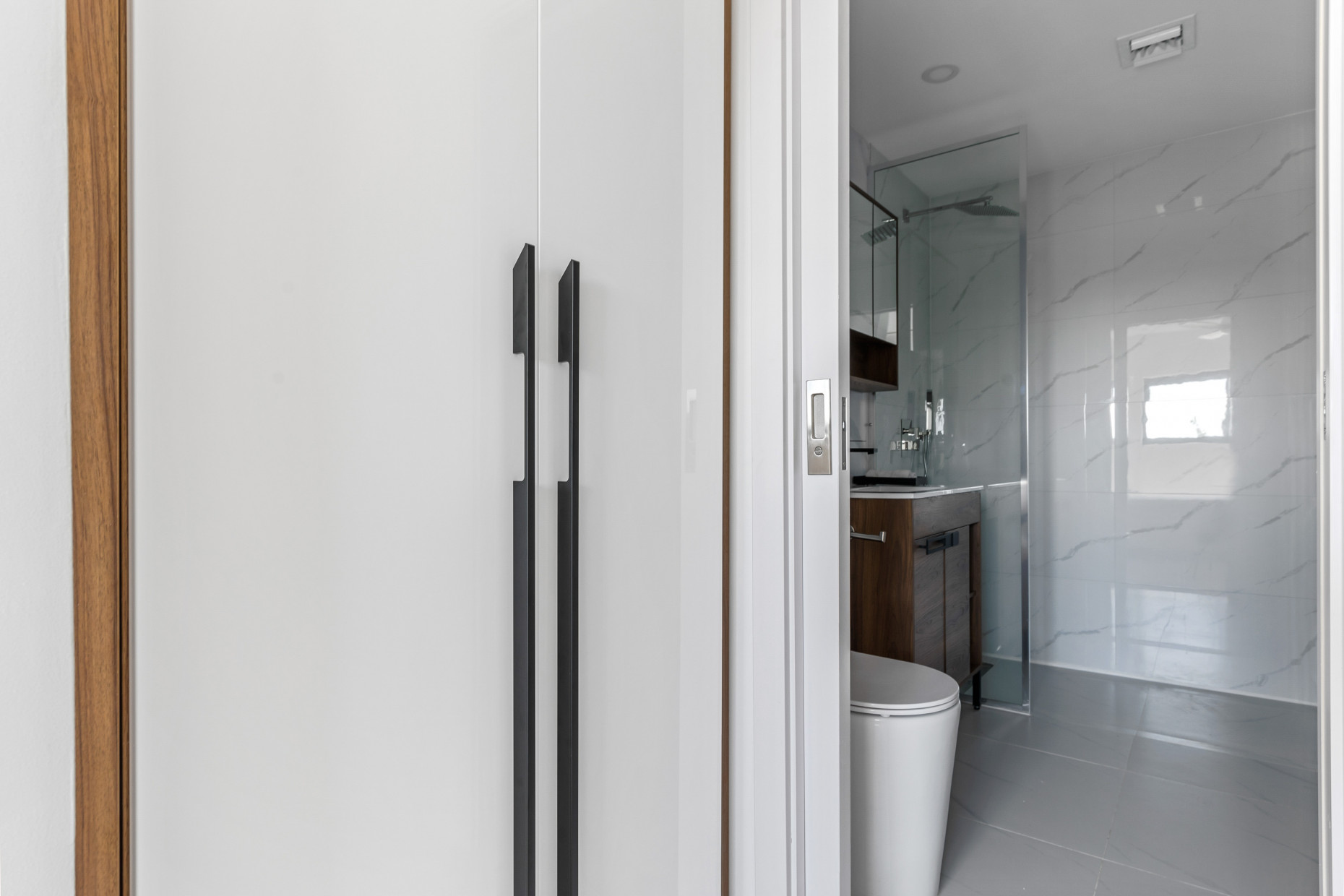 Arza West Bay J7. 1-bed Upper Floor, Fully Furnished. Move-in Ready In Just Weeks