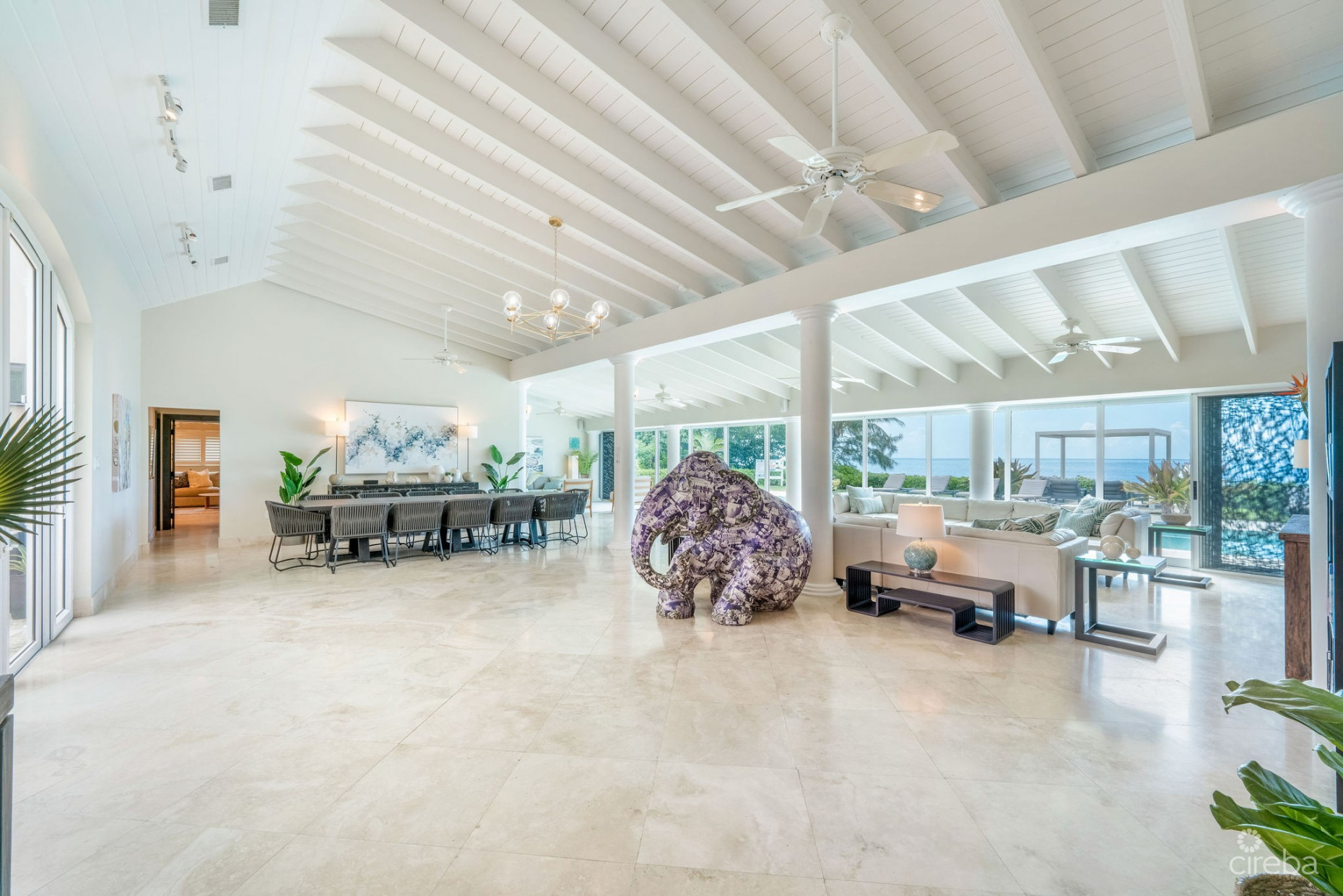 VILLA MORA SOUTH SOUND BEACHFRONT