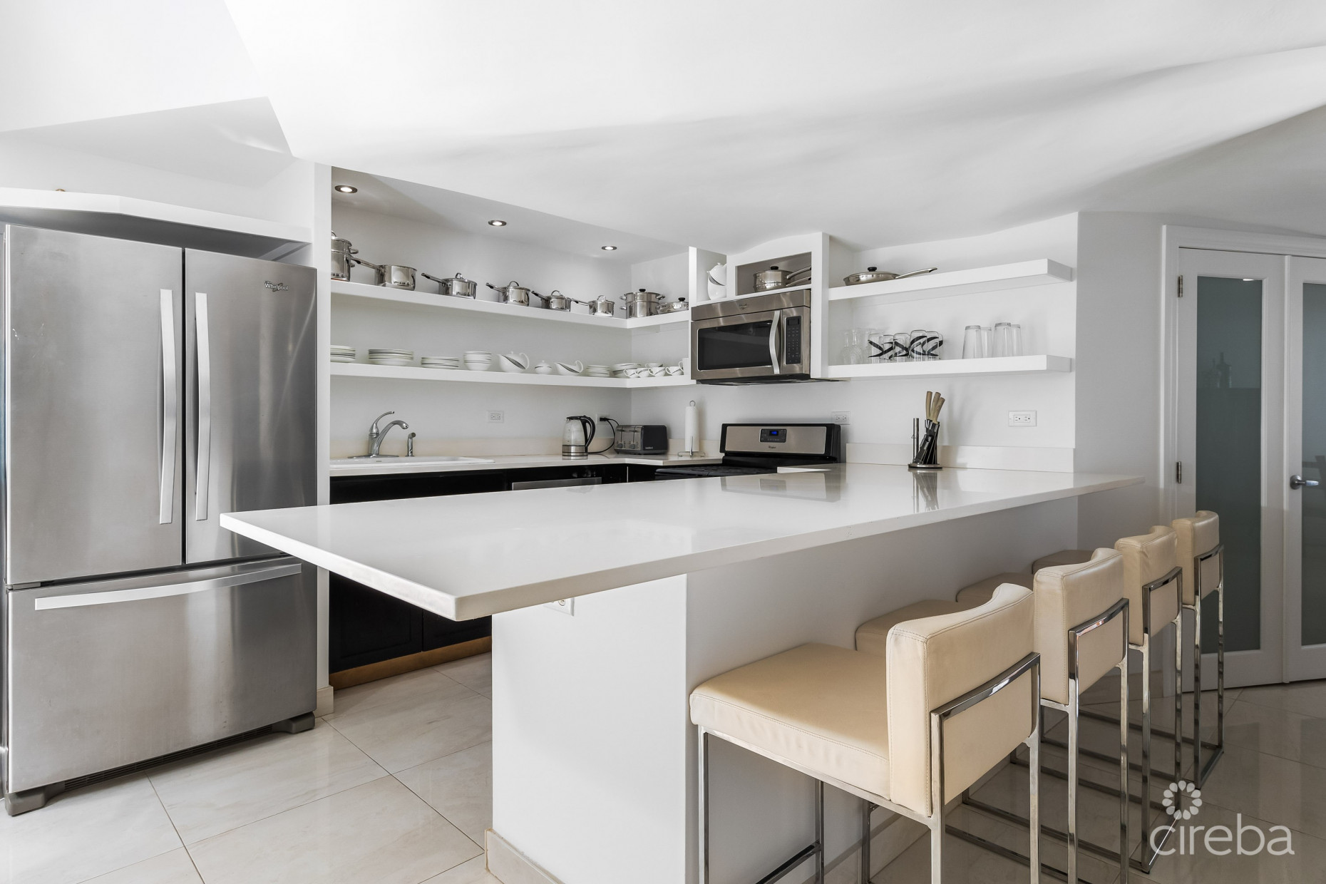 CAYMAN SANDS VILLAGE TOWNHOUSE 14, SEVEN MILE BEACH