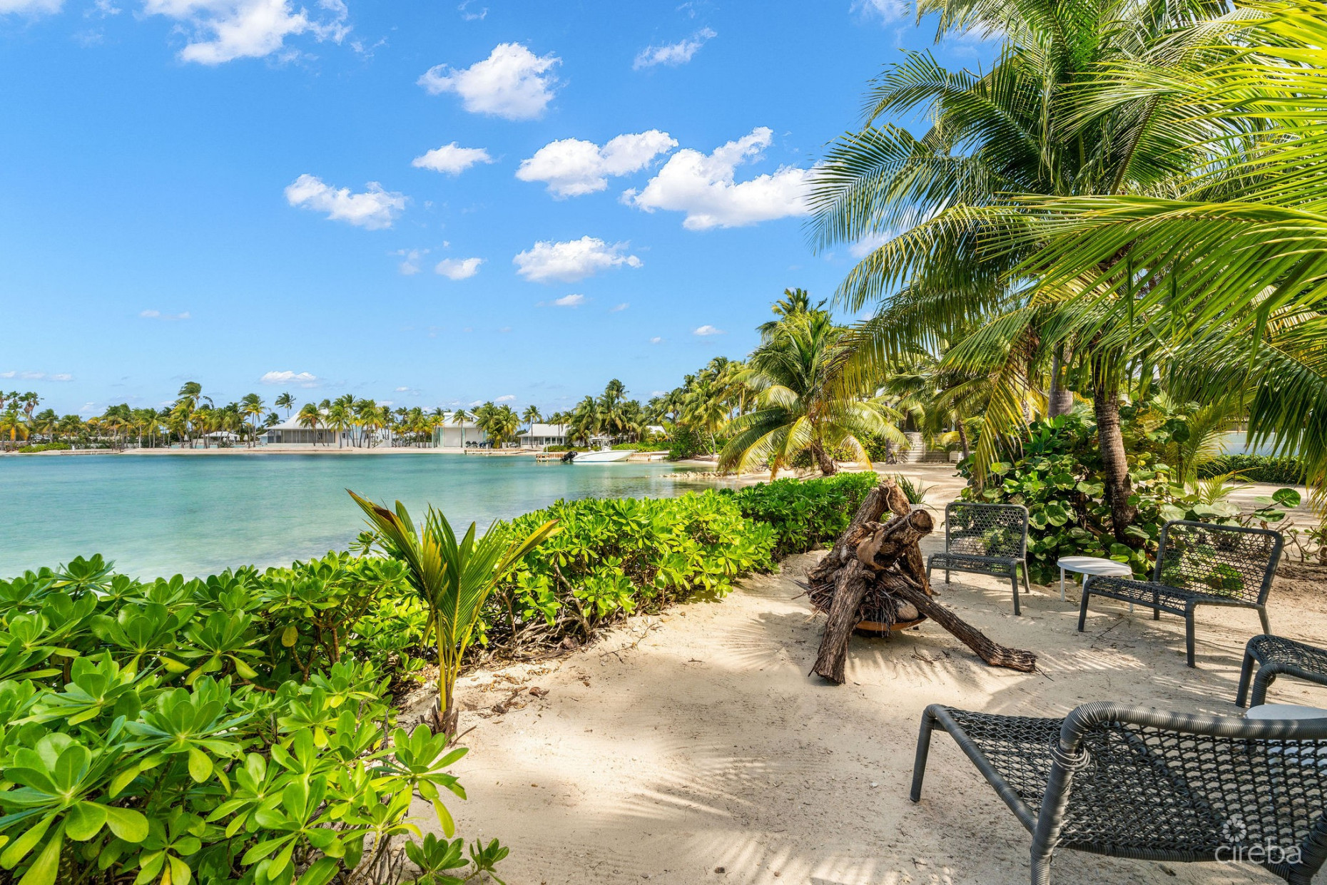 KOKO KAI, RUM POINT HOME & COTTAGE