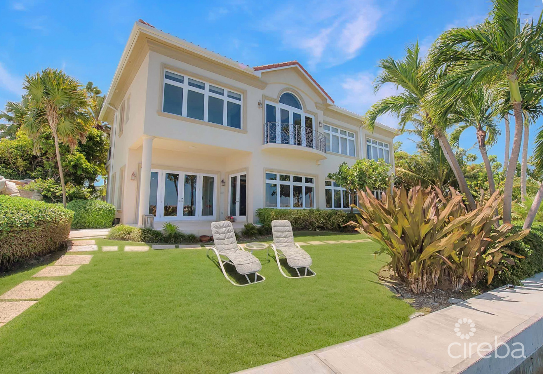 VISCAYA HOME, GOVERNOR'S HARBOUR CREEK