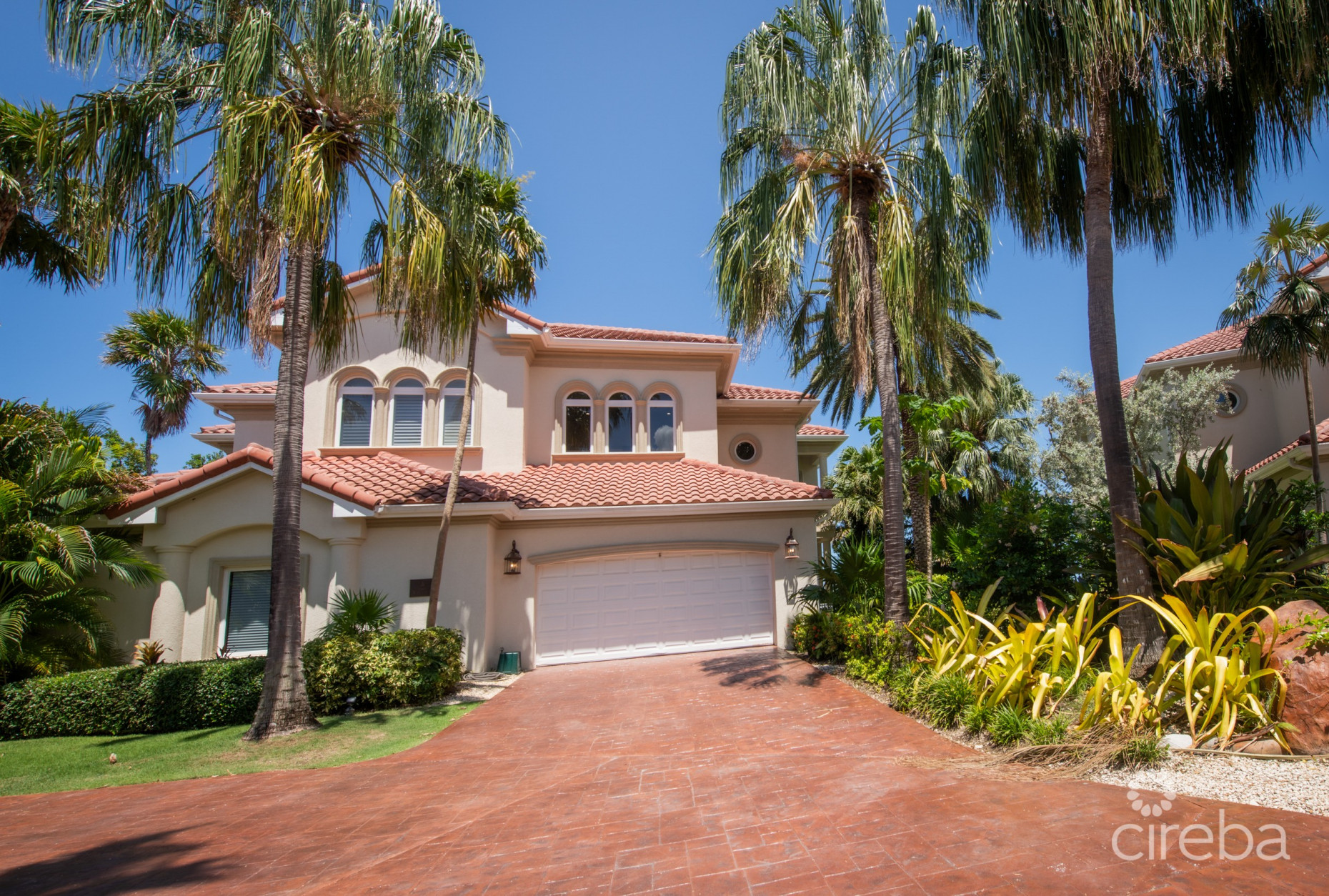 VISCAYA HOME, GOVERNOR'S HARBOUR CREEK