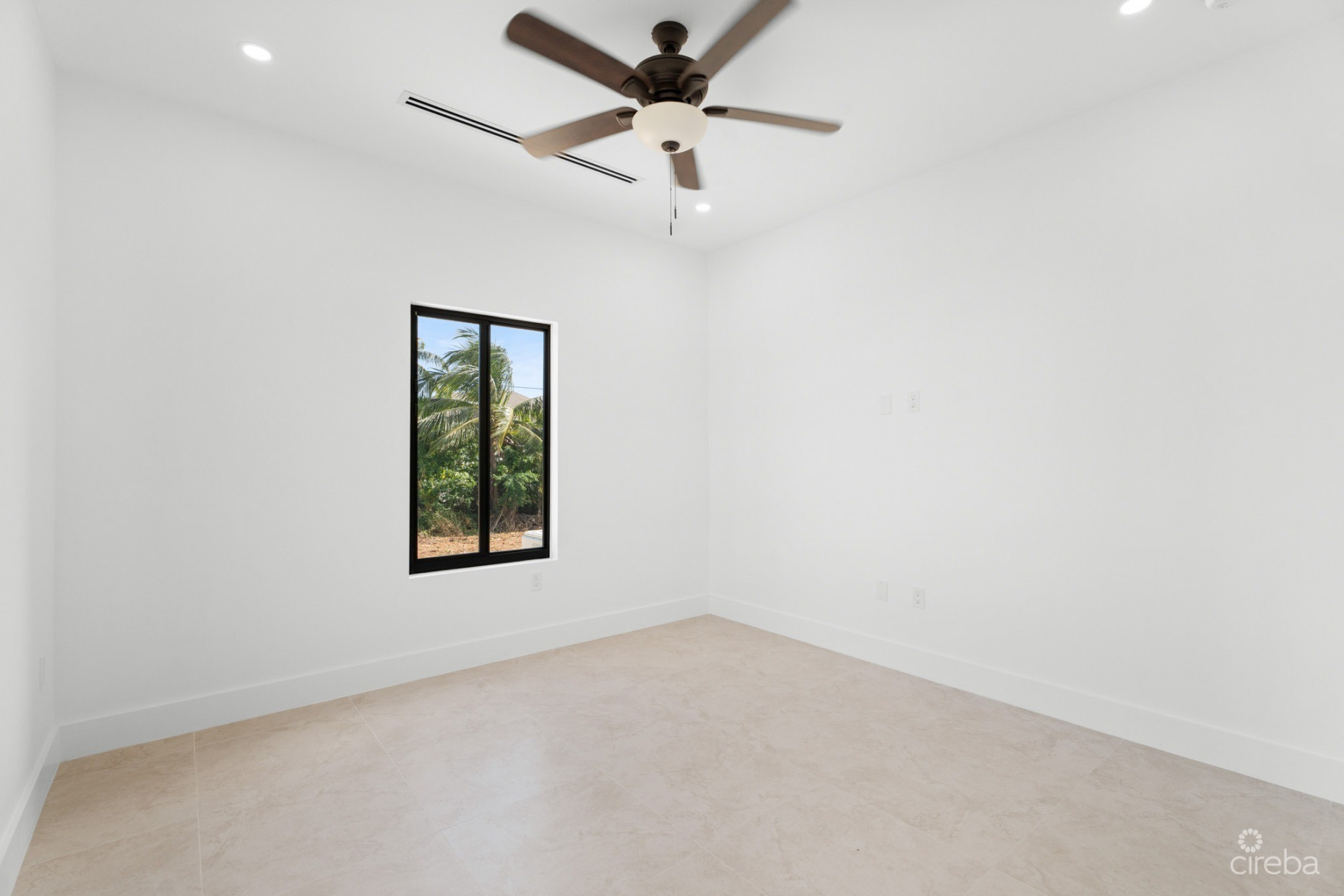 #1 BRAND NEW 3 BED 3.5 BATH DUPLEX -  LOOKOUT GARDENS