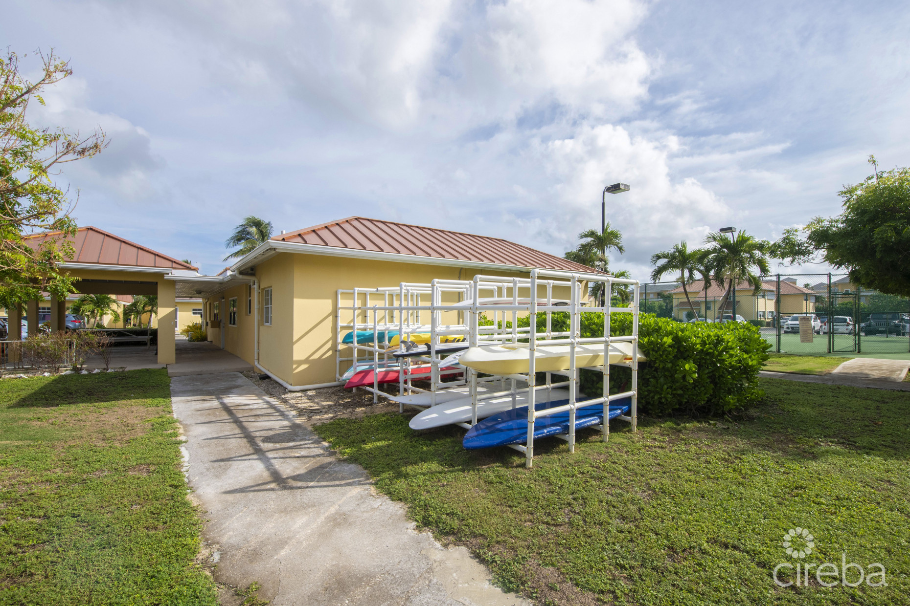 OCEAN CLUB POOL VIEW - RENOVATED CORNER UNIT