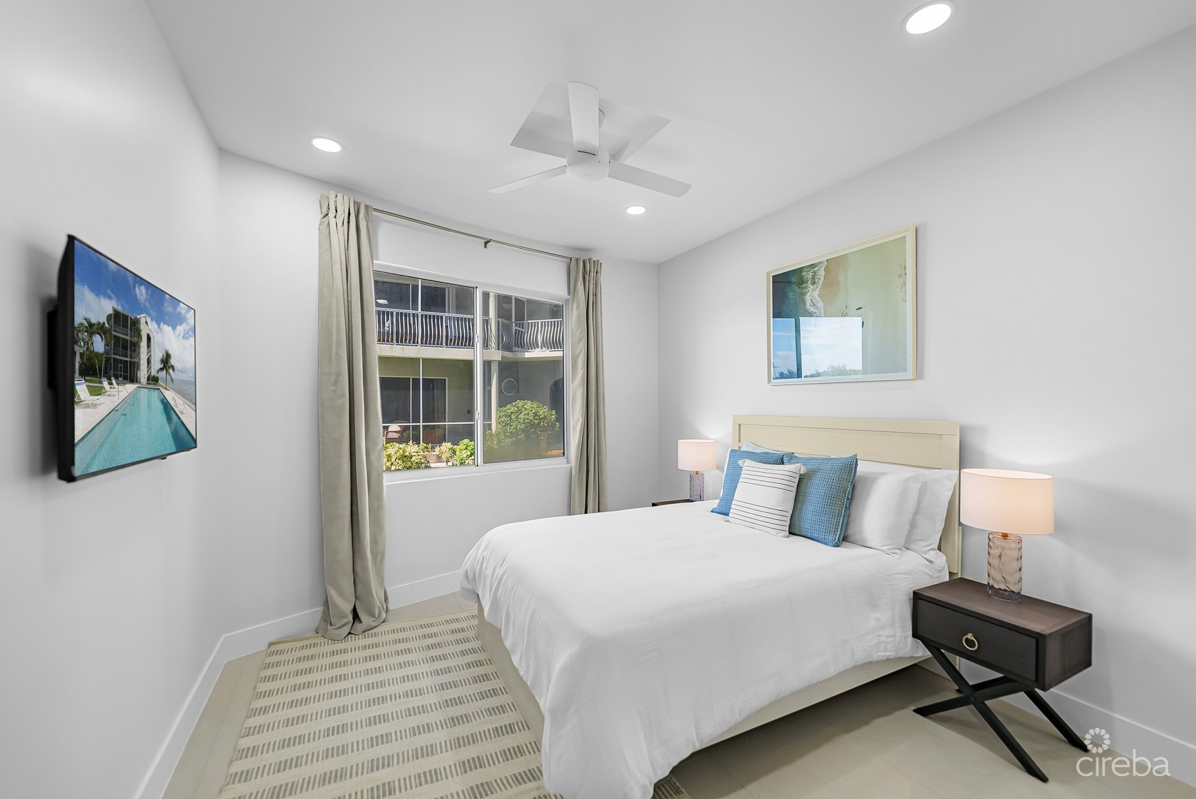 TURTLE COVE OCEANFRONT 3 BED WITH OUTSTANDING VIEW