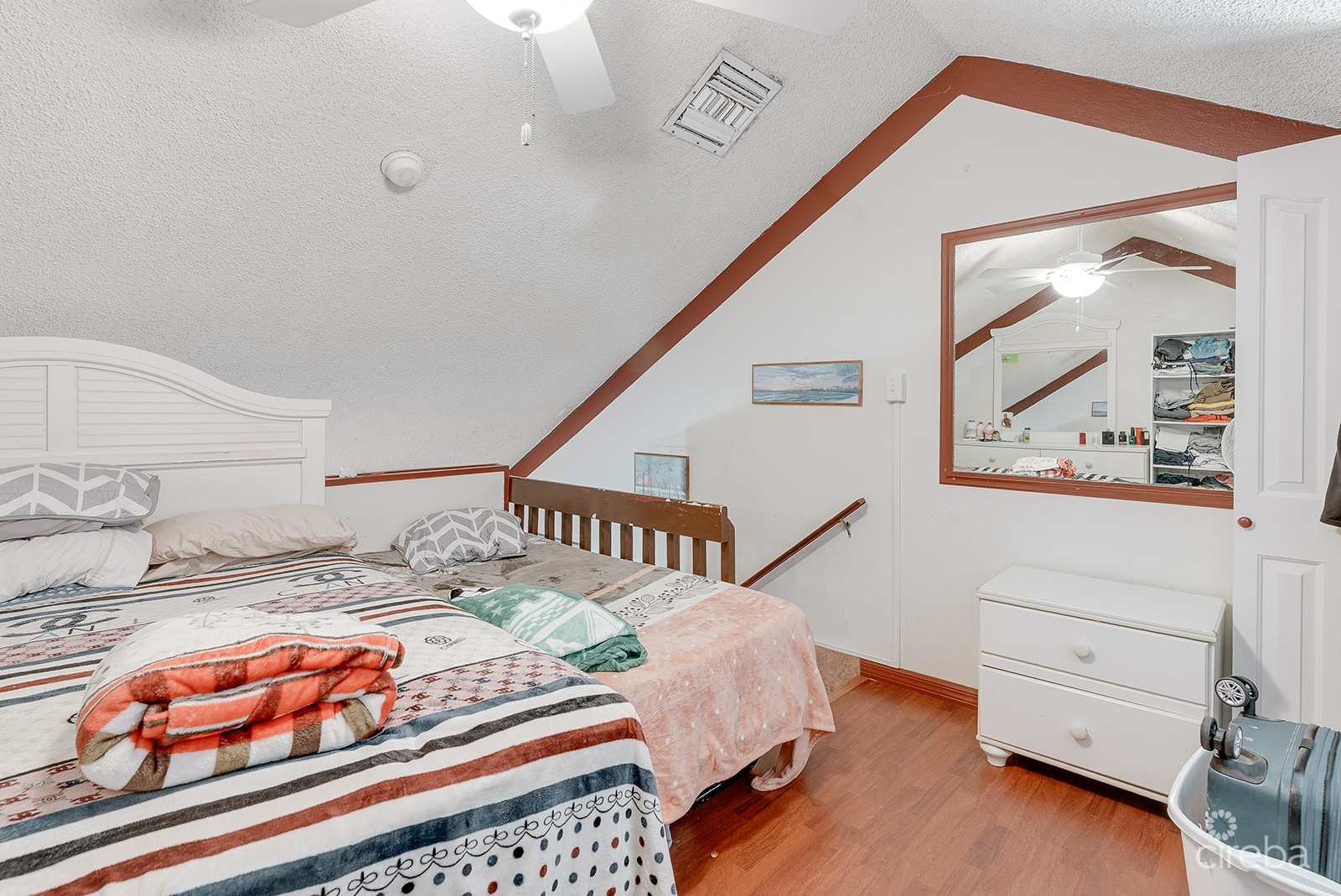 OCEAN CLUB POOL VIEW - RENOVATED CORNER UNIT