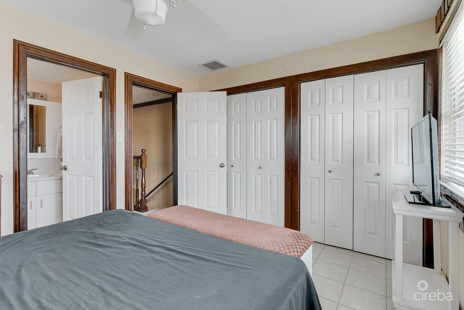 OCEAN CLUB - RENOVATED 2 BED/2.5BATH CORNER UNIT