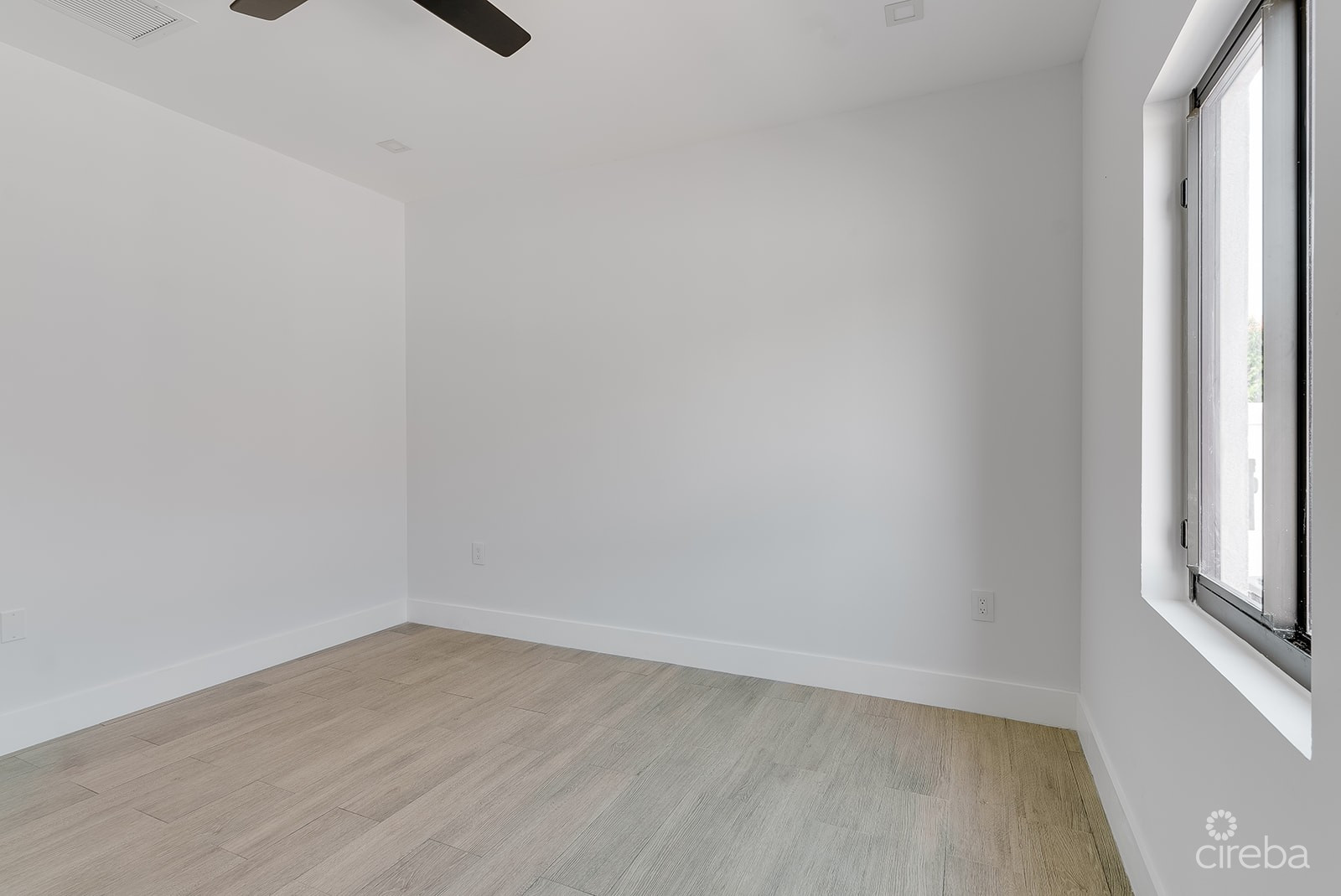 KINGSLEY TOWNHOMES 2 BED PLUS DEN UNIT 3.